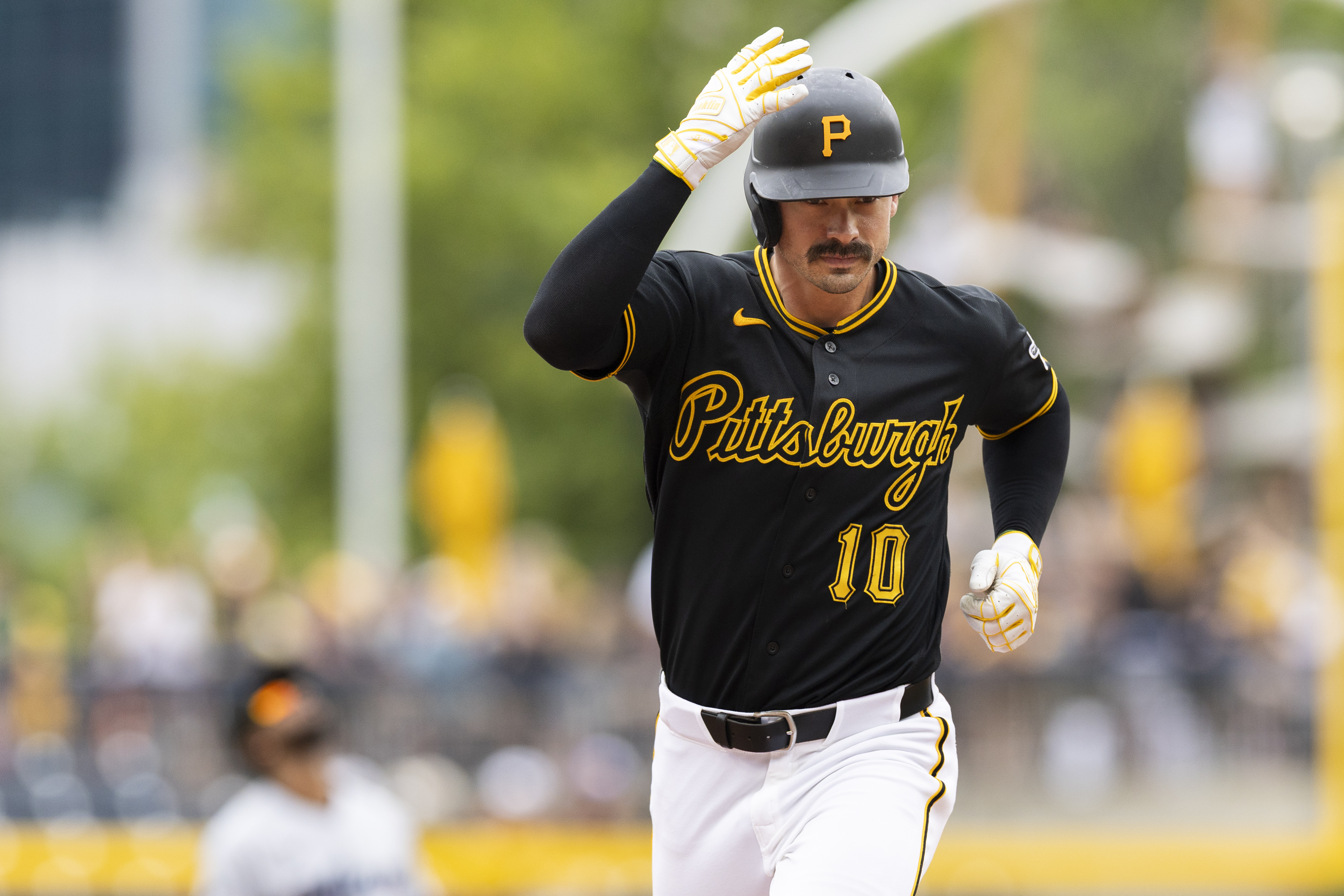 Pittsburgh Pirates left fielder Bryan Reynolds (10) runs the bases as he is featured in our MLB Best Home Run predictions.