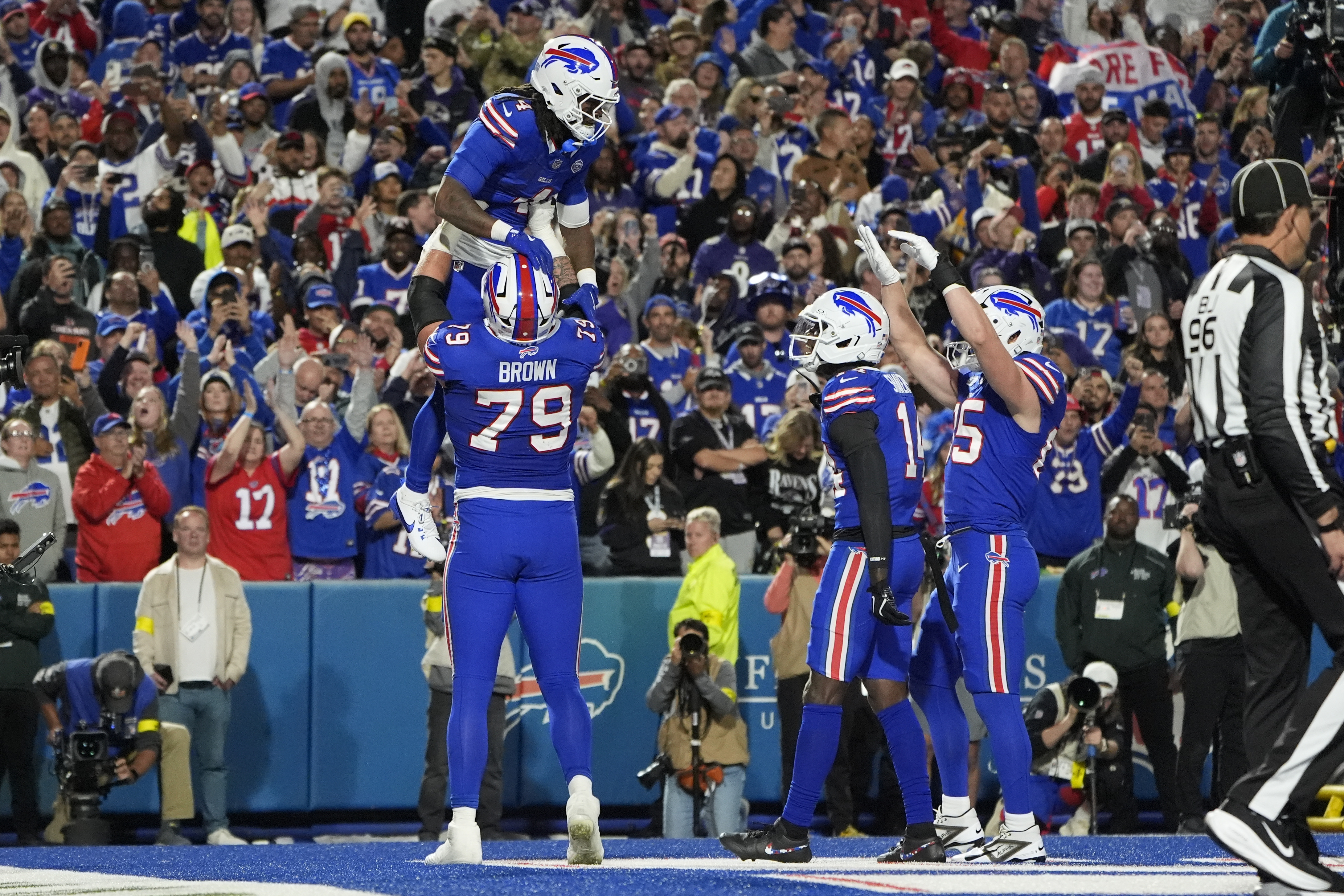 Super Bowl Odds: Should You Bet the Bills, Packers, Steelers After Week 1?