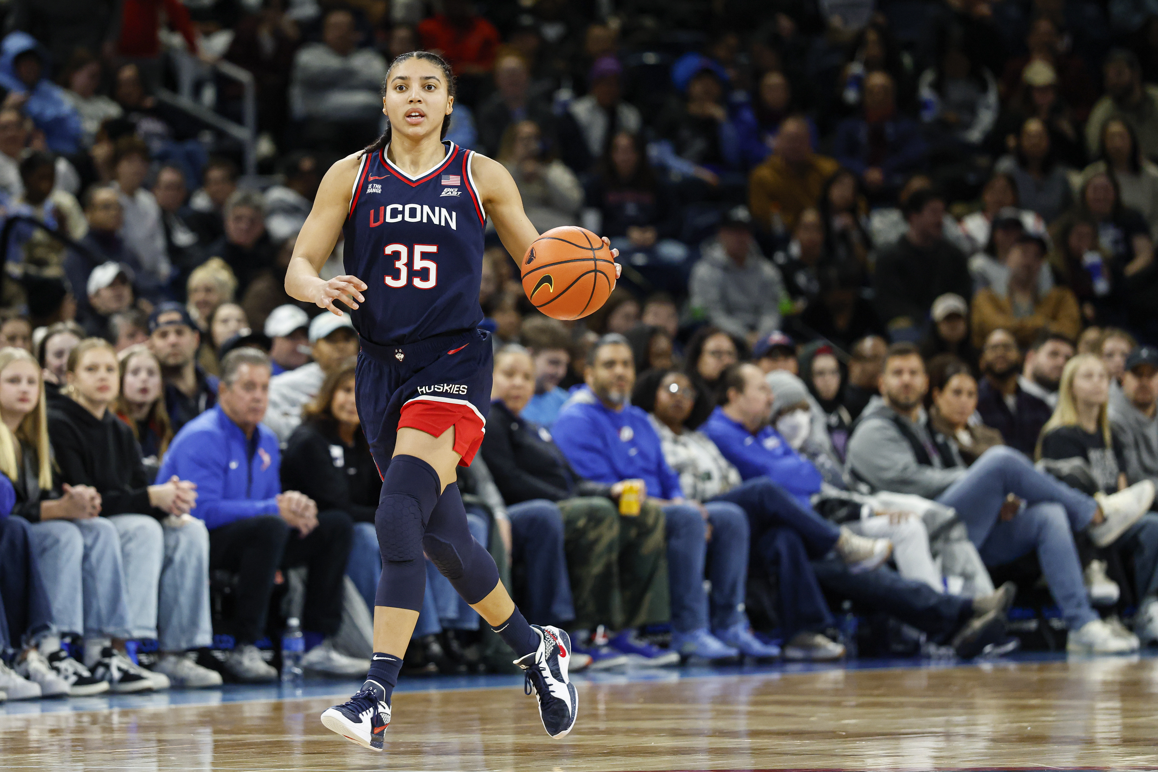 🏀 Women’s March Madness Odds 2026: UConn Massive Favorite; UCLA, South Carolina Trail