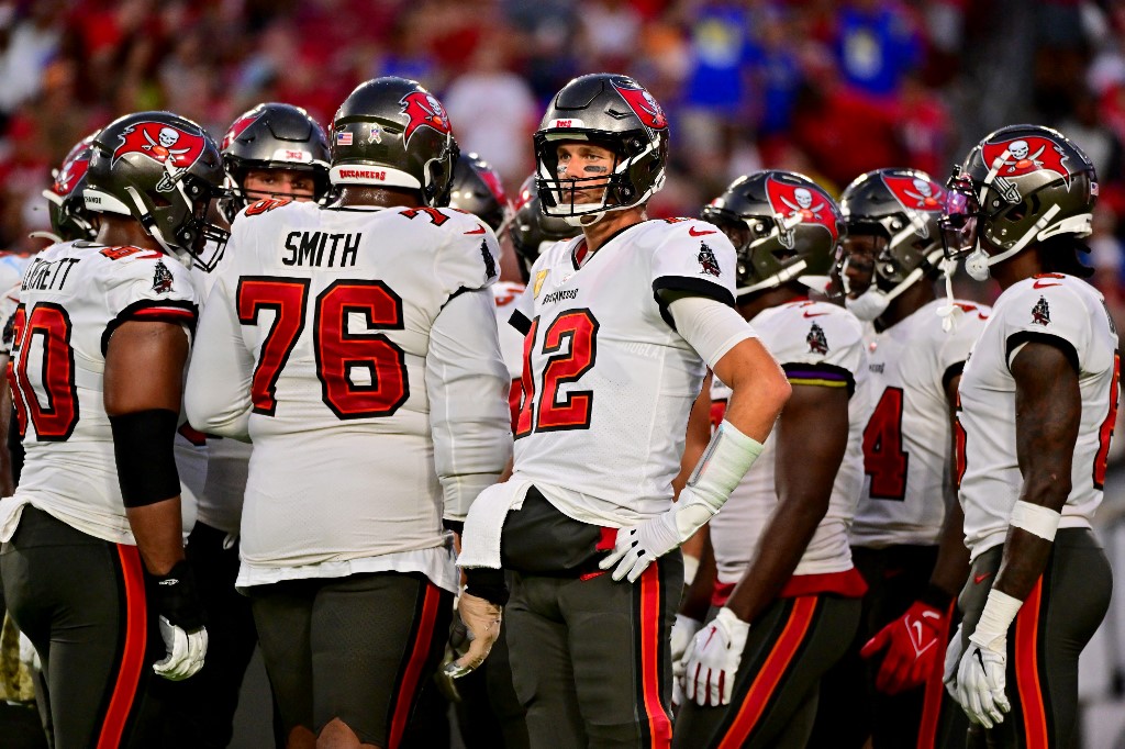 Buccaneers vs Falcons Odds, Picks & Predictions - NFL Week 18