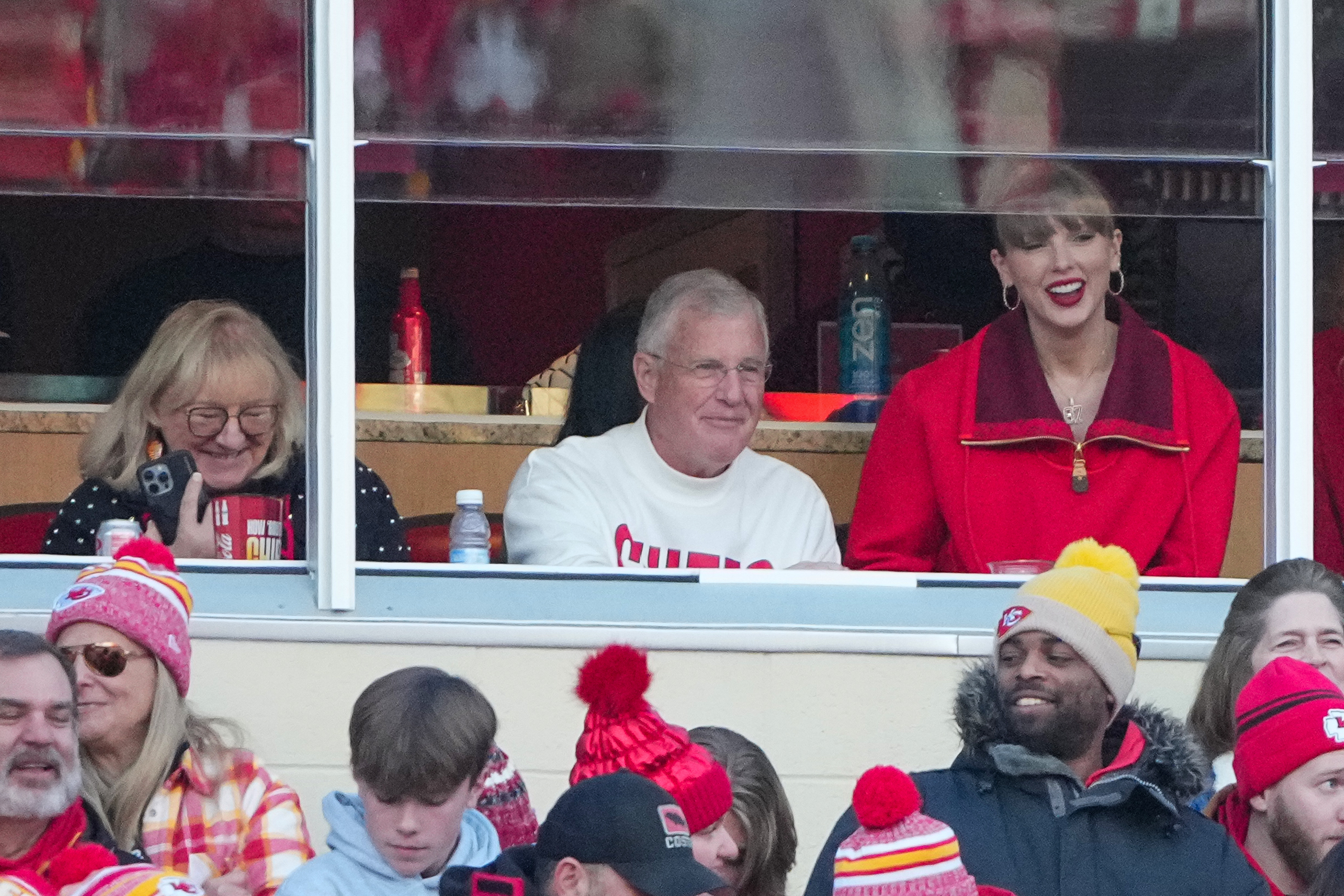 Donna Kelce and Scott Swift and pop star Taylor Swift watch play as we break down the best Travis Kelce player props based on Swift's attendance.