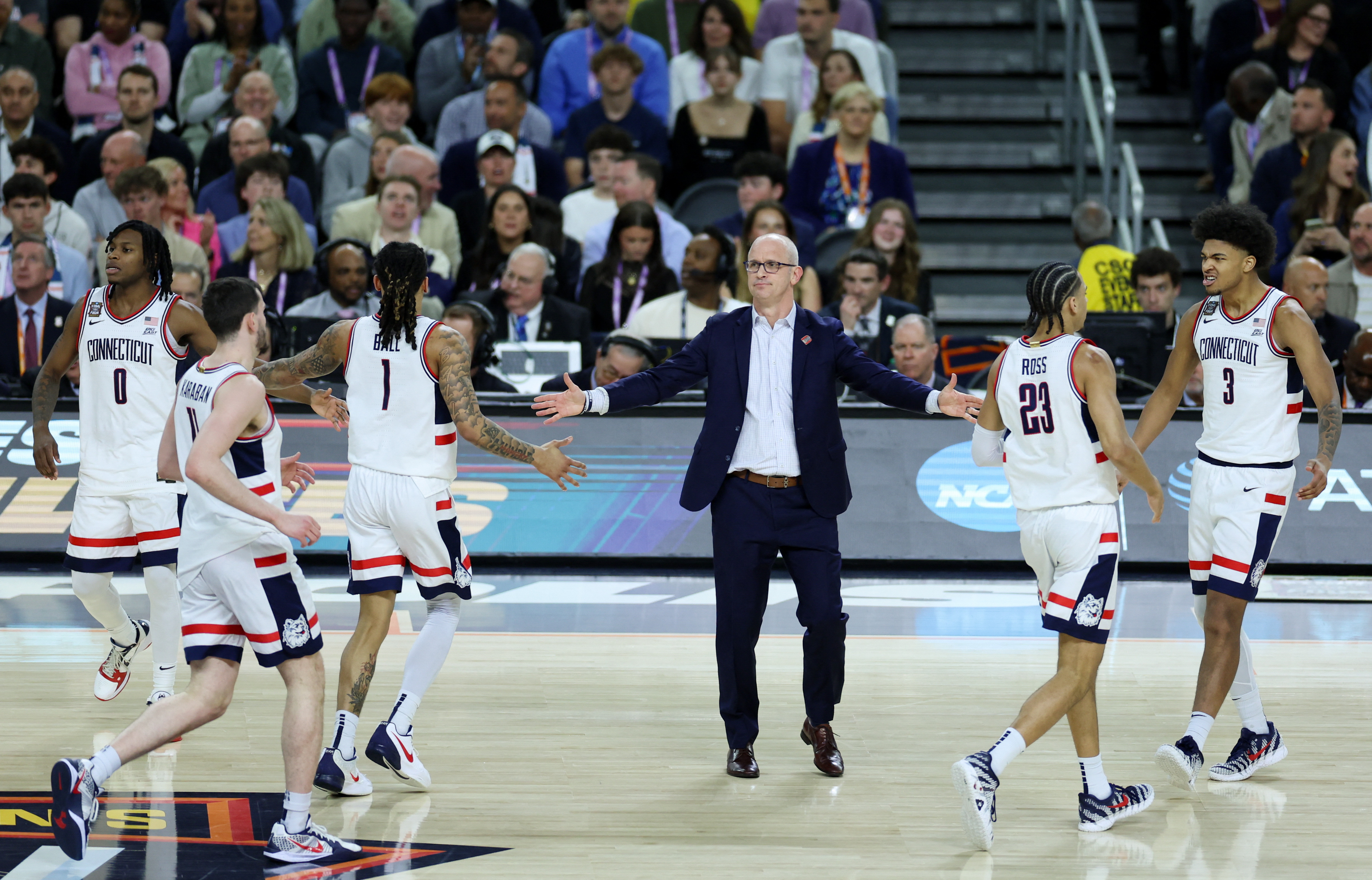 Our UConn vs. Michigan prediction breaks down if Dan Hurley's Huskies match up efficiency-wise with the past five March Madness champions, including two of his own title teams. 