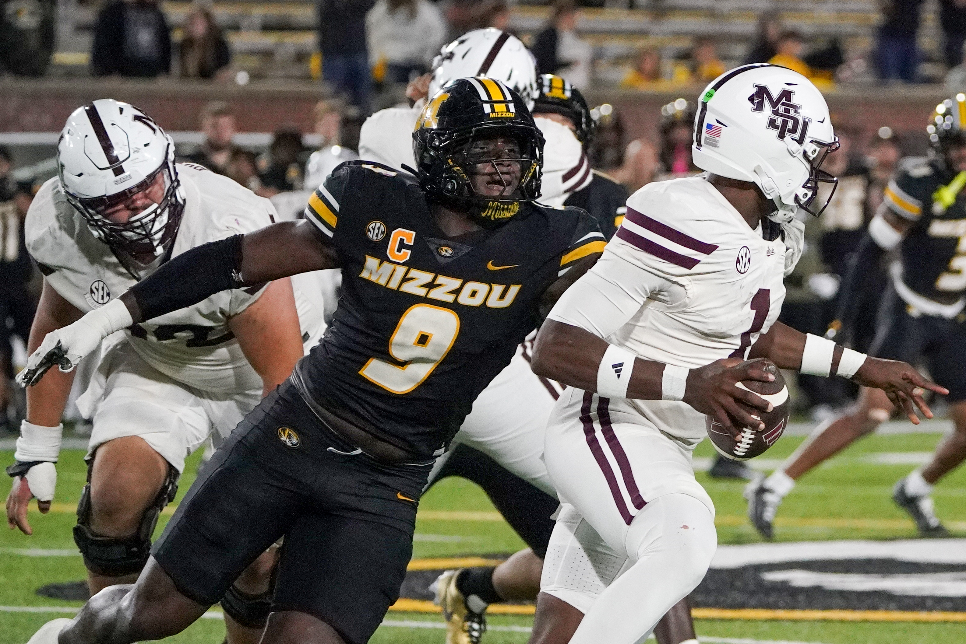 Missouri's Zion Young (9) is key to our Virginia vs. Missouri predictions for the Gator Bowl. 