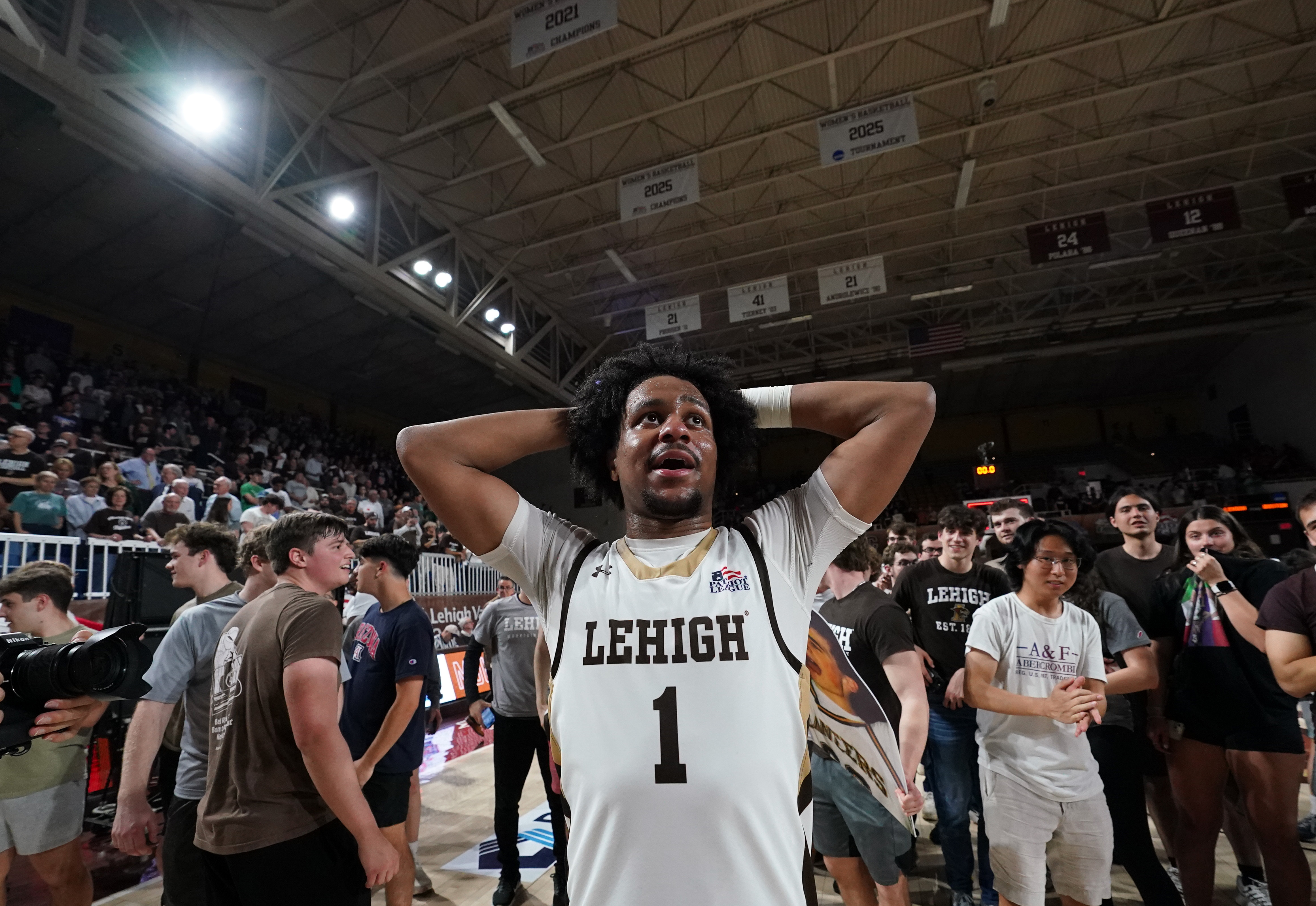  Lehigh Mountain Hawks guard Nasir Whitlock (1) reacts as we break down our Prairie View A&M vs. Lehigh prediction, parlay & odds.