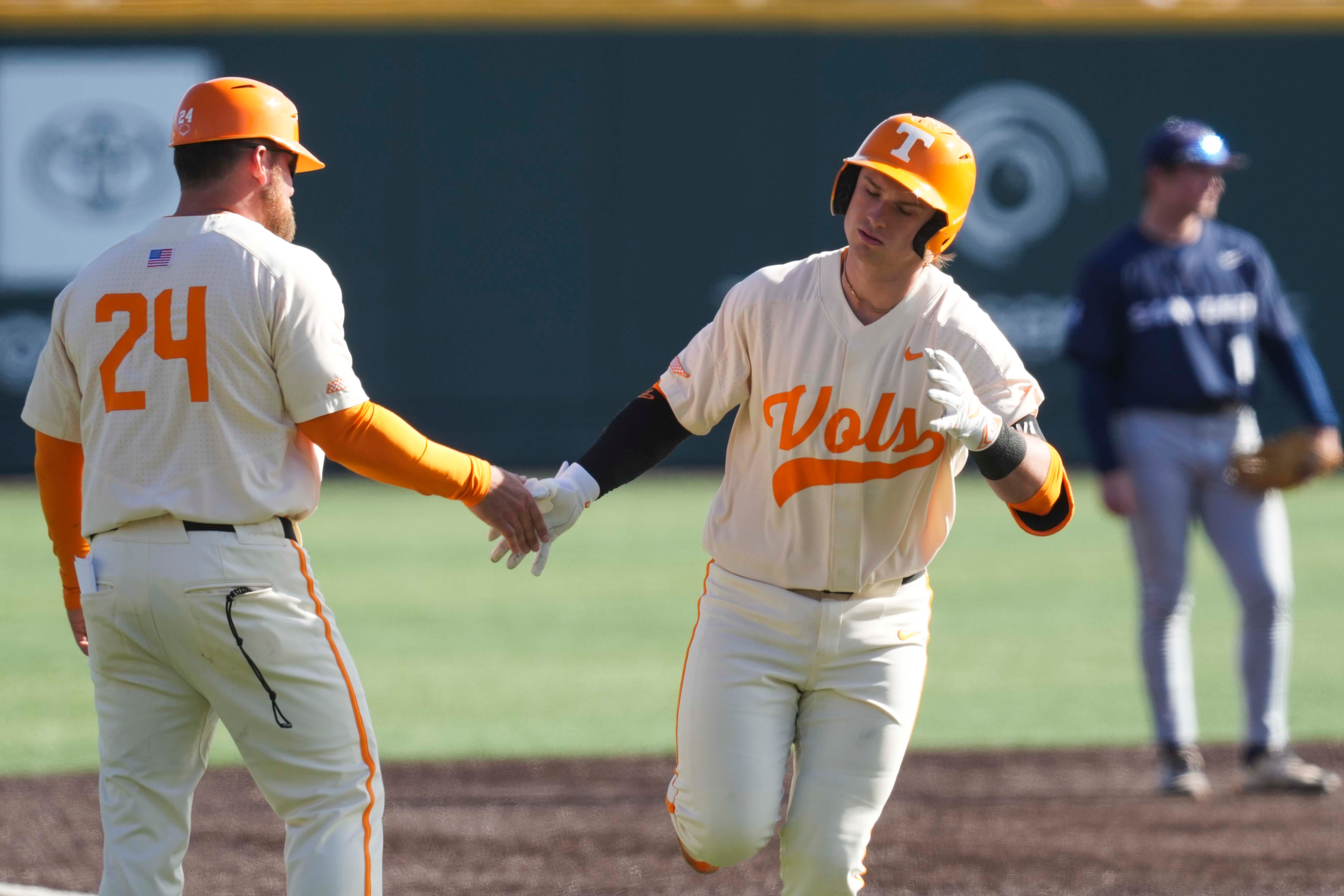 College World Series Odds & 2025 Betting Preview: LSU, Tennessee, Texas A&M Favorites