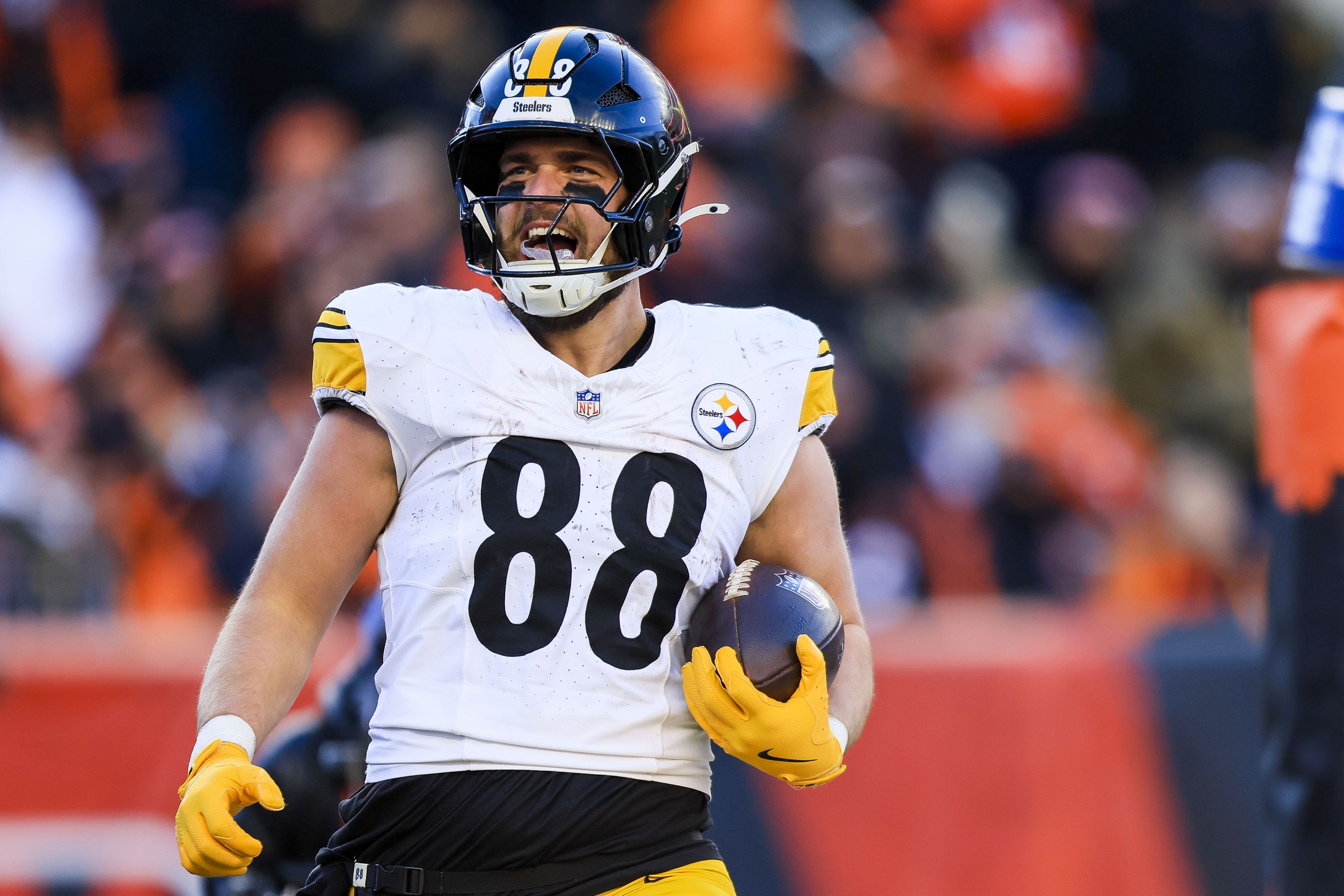 Pittsburgh Steelers tight end Pat Freiermuth reacts after scoring a touchdown, and he's key to our Dolphins vs. Steelers same-game parlay.