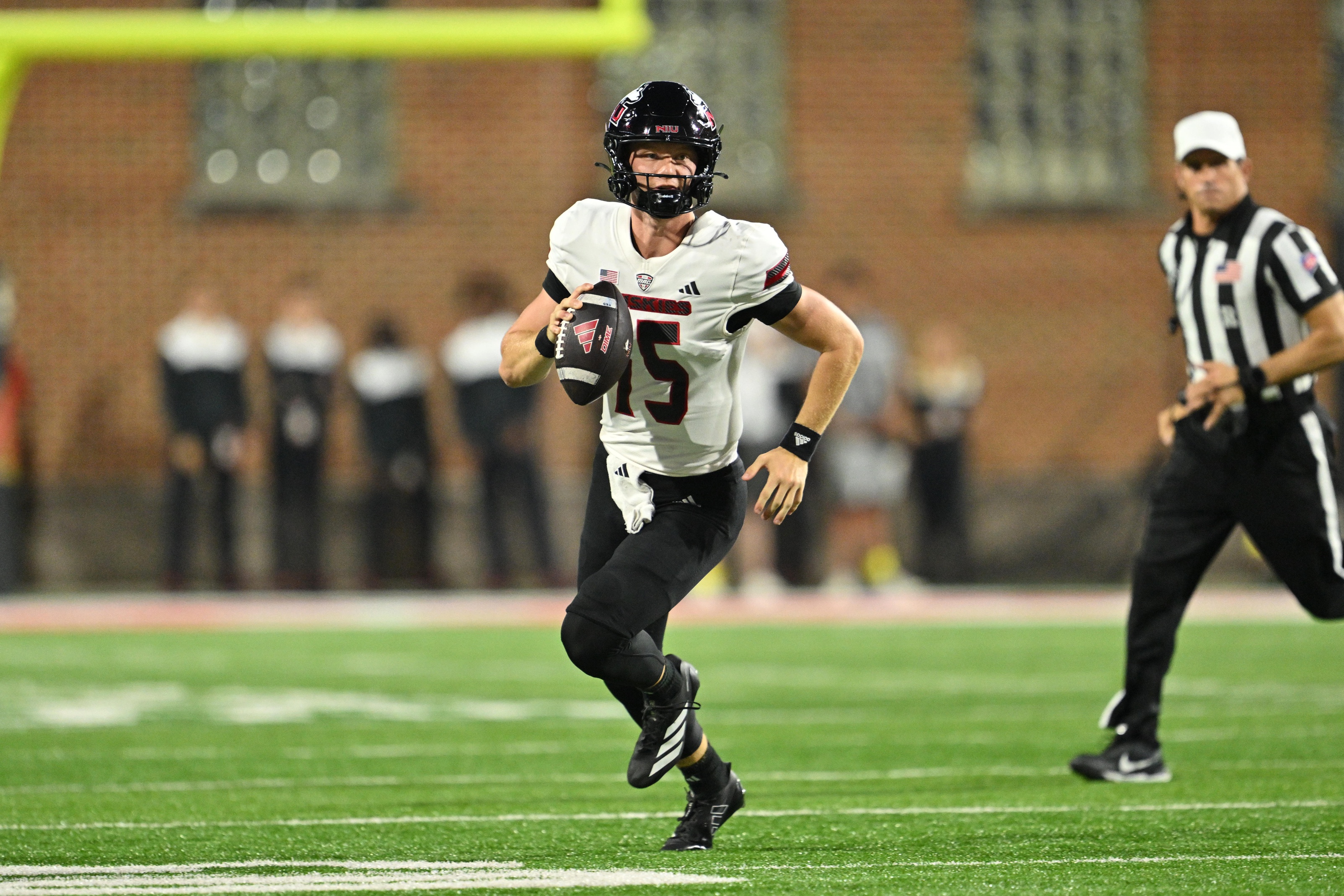 Northern Illinois vs. Toledo Prediction & Odds: College Football Week 11 Betting Preview