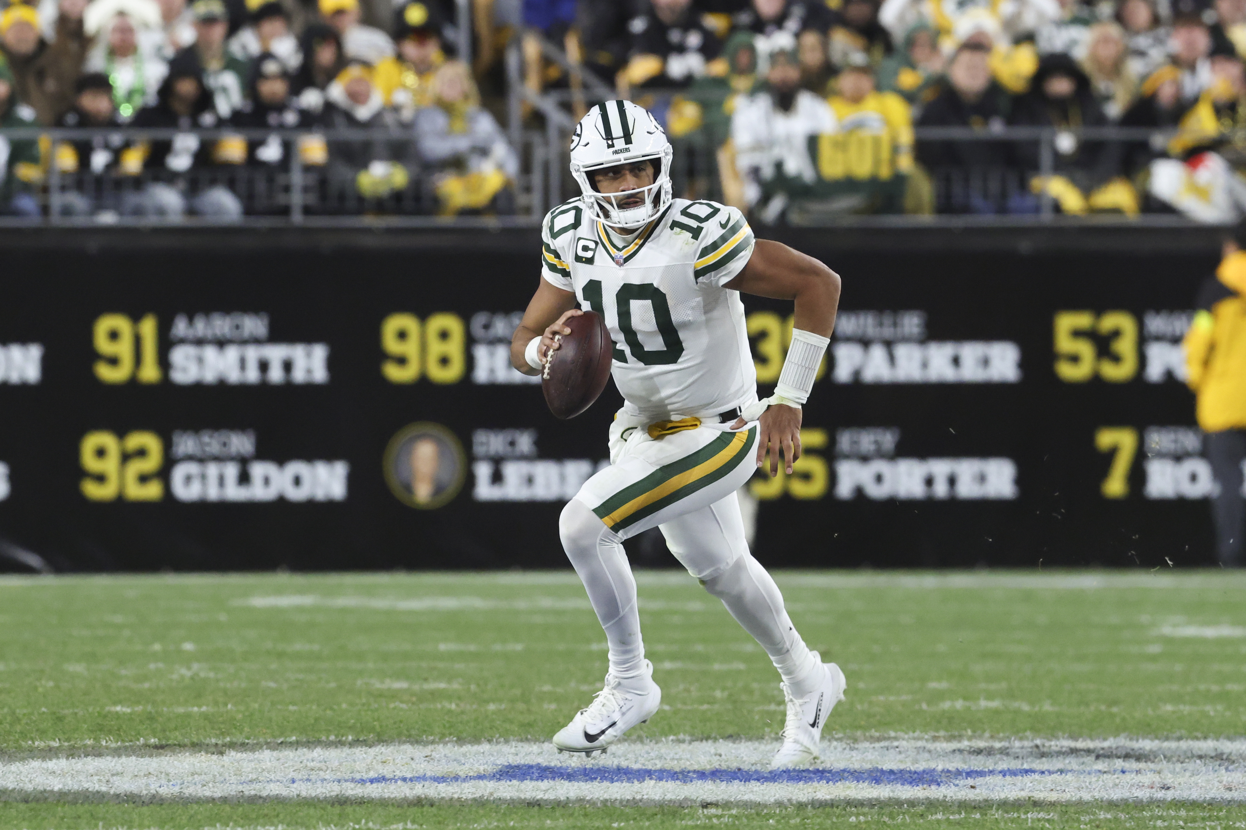 Best Panthers vs. Packers Player Props & TD Picks for NFL Week 9