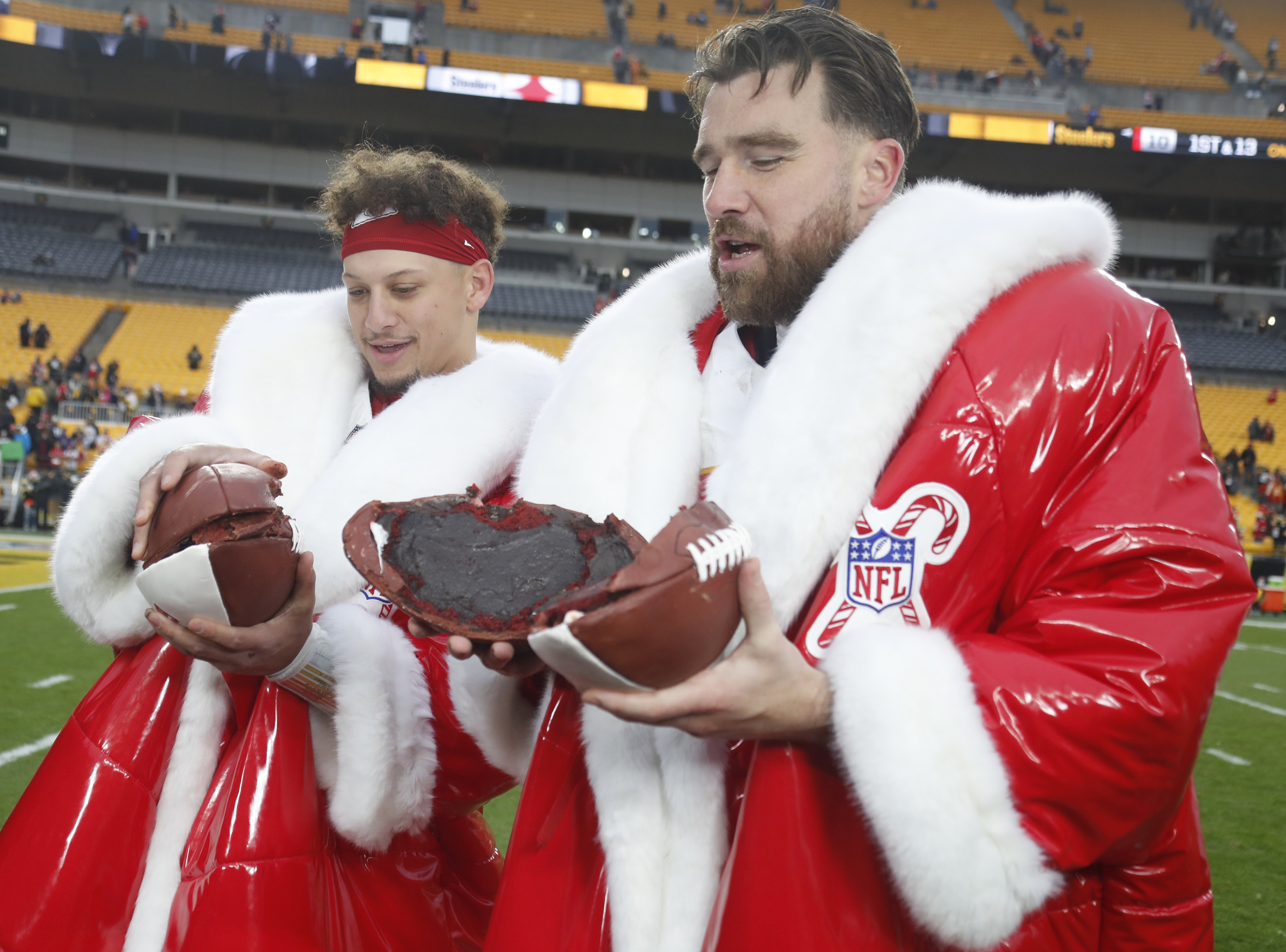 NFL Christmas Schedule & Odds: Chiefs Spreading Holiday Cheer for 2nd Straight Year