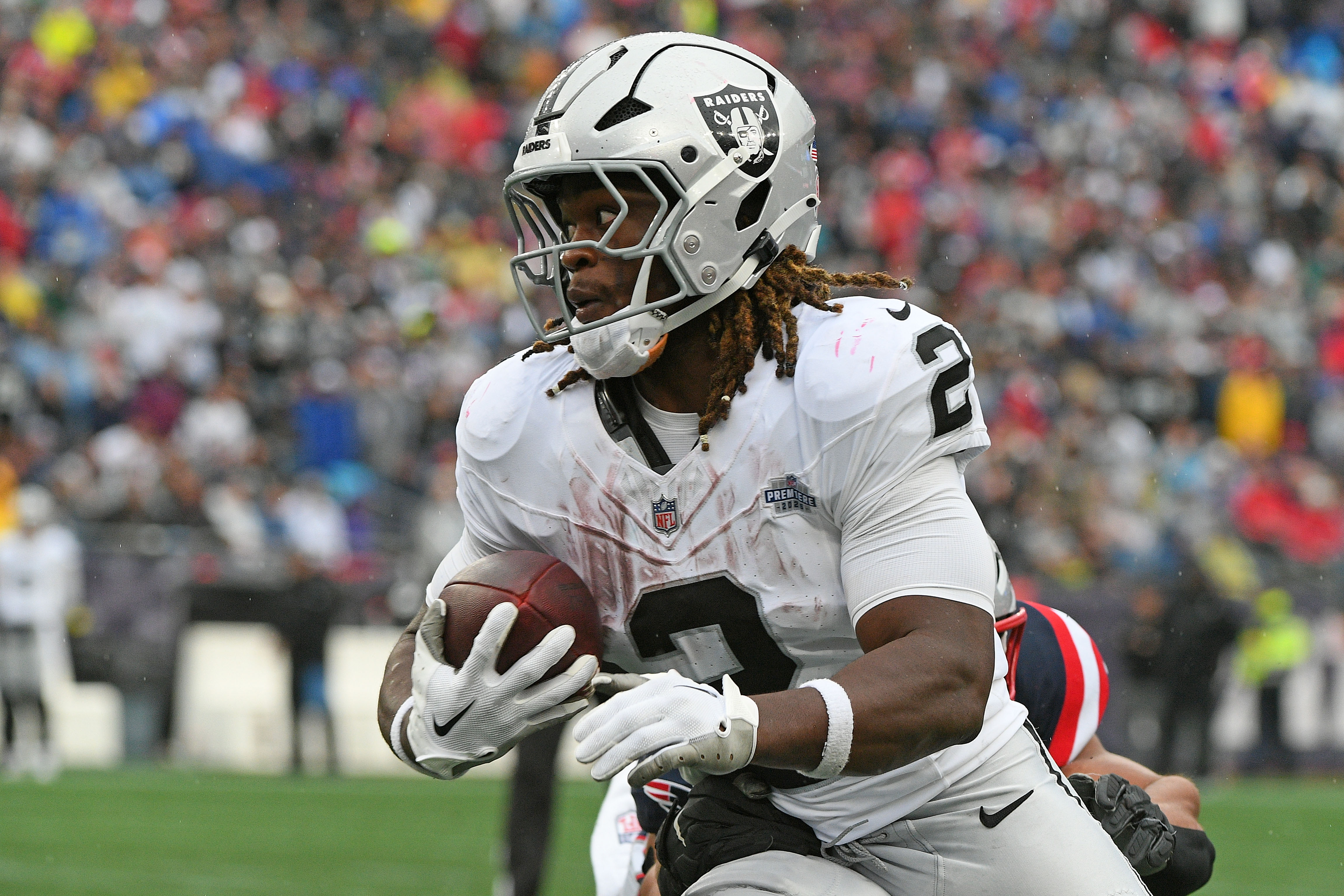 Chargers vs. Raiders Prediction, Monday Night Football Odds: Tonight's MNF Picks