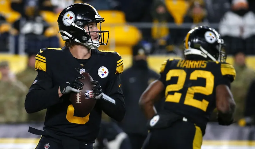 Kenny Pickett #8 of the Pittsburgh Steelers attempts a pass during the third quarter against the Cincinnati Bengals at Acrisure Stadium on Nov. 20. 