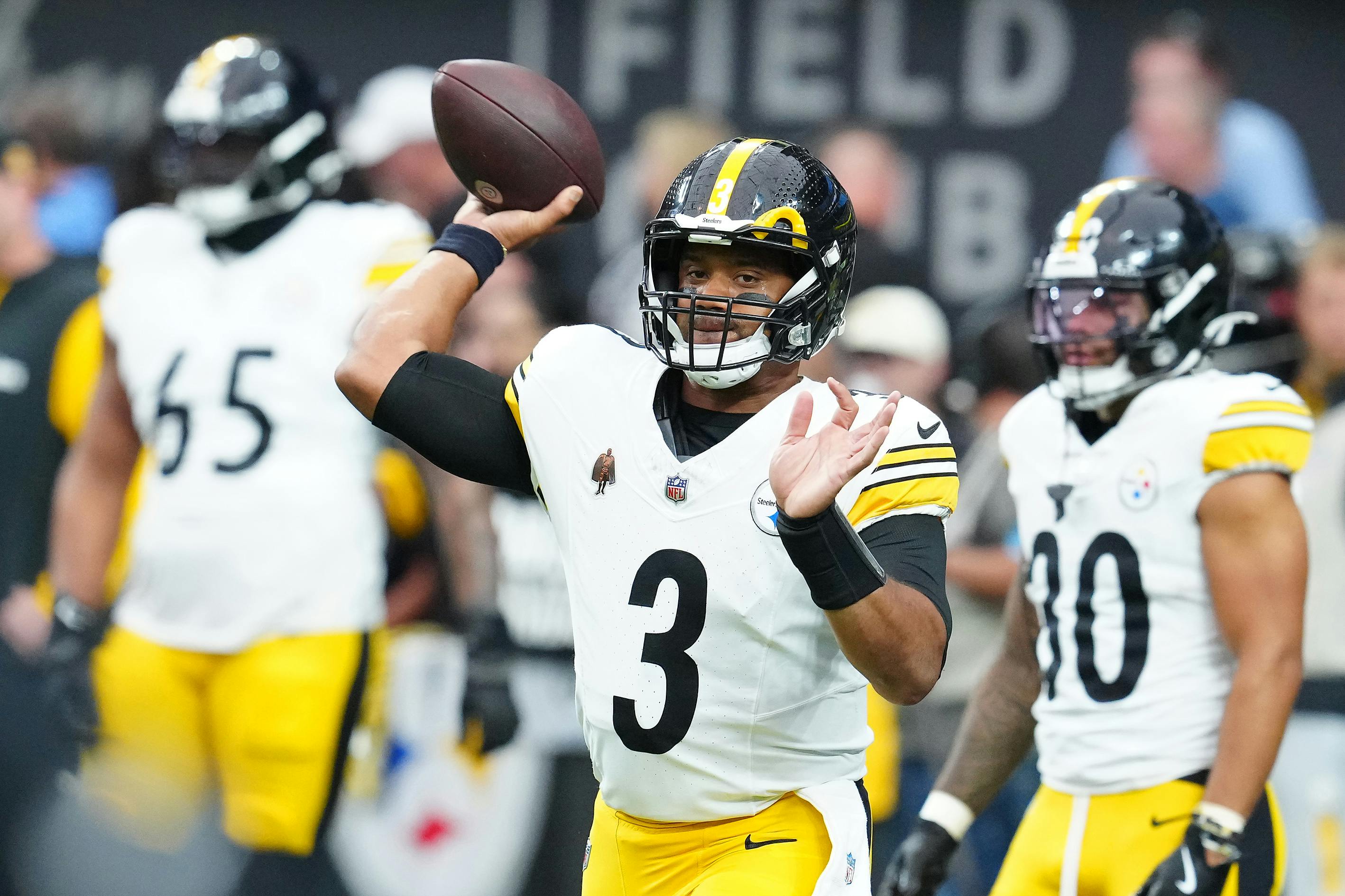 Pittsburgh Steelers quarterback Russell Wilson warms up as we look at Week 8 NFL betting odds & lines