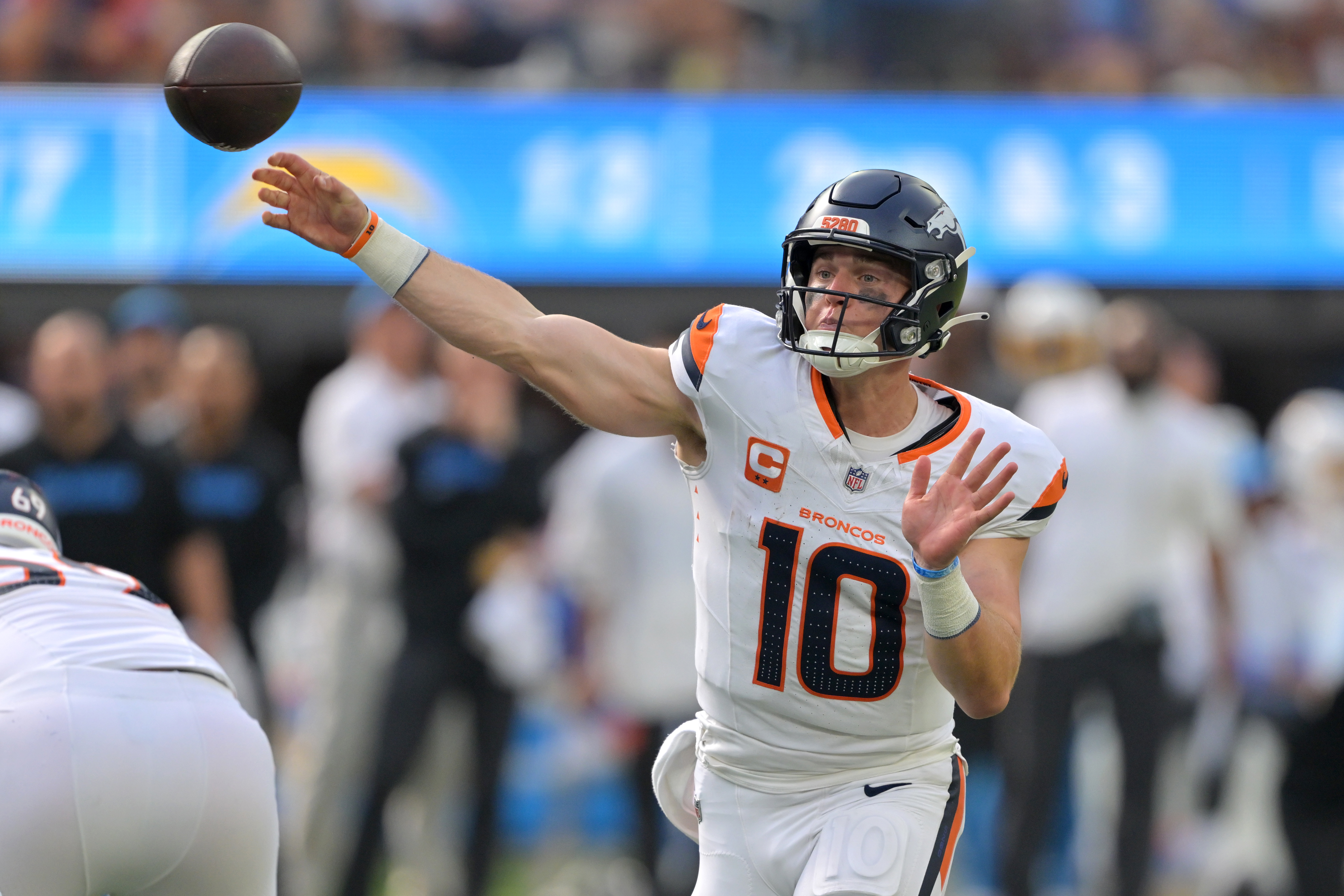 NFL Predictions Week 4: Best Bets & Odds for Monday Night Football