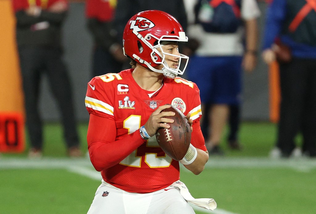 Early Super Bowl betting consensus is Chiefs -3 over Buccaneers