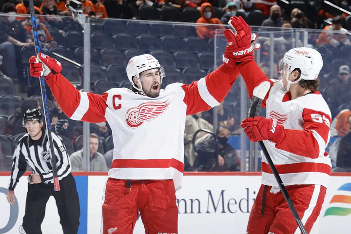 Red Wings vs. Blue Jackets Picks, Predictions: Detroit Continues Quest For Playoff Berth