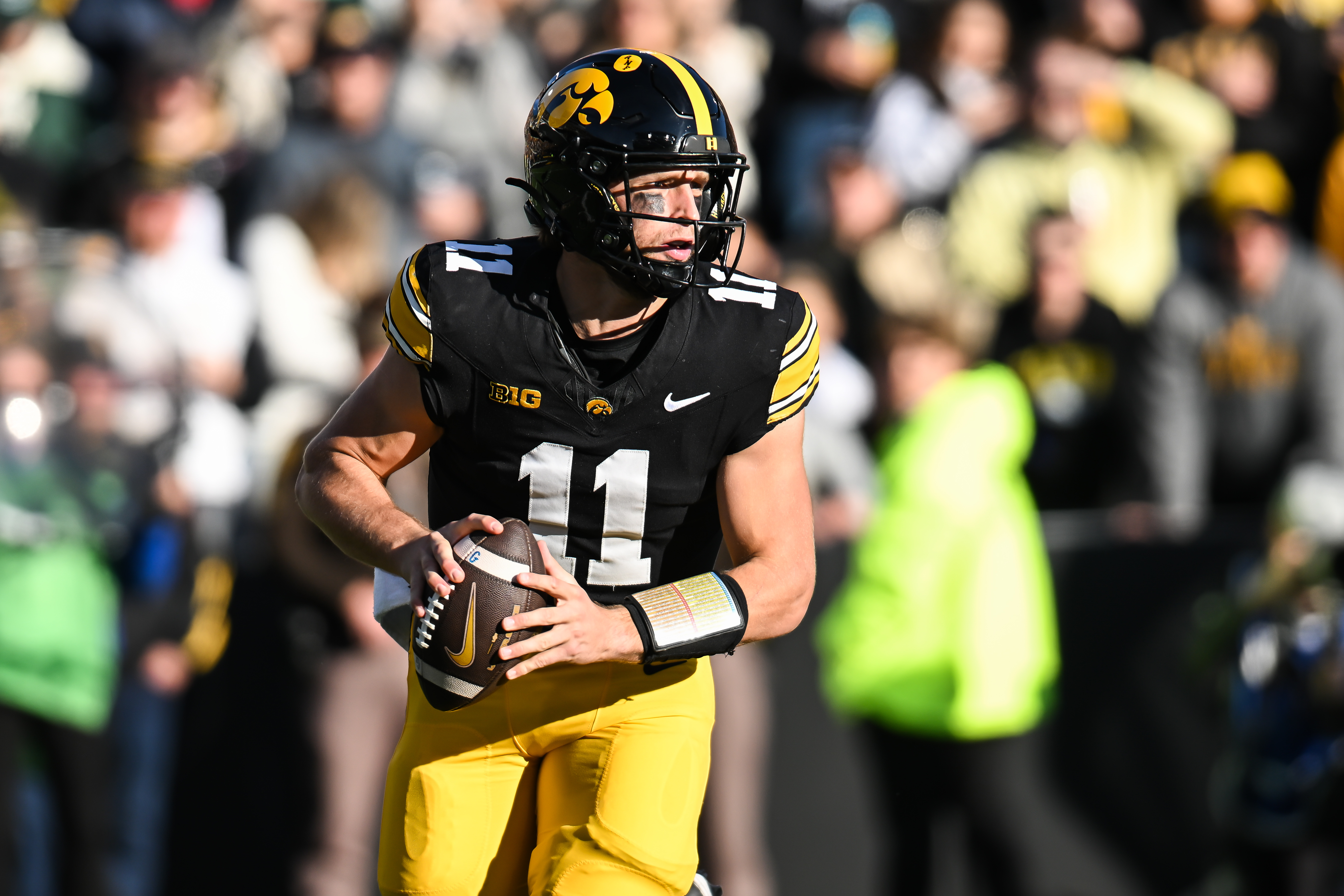 2026 East-West Shrine Bowl Prediction: Best Bet & Practice Standouts