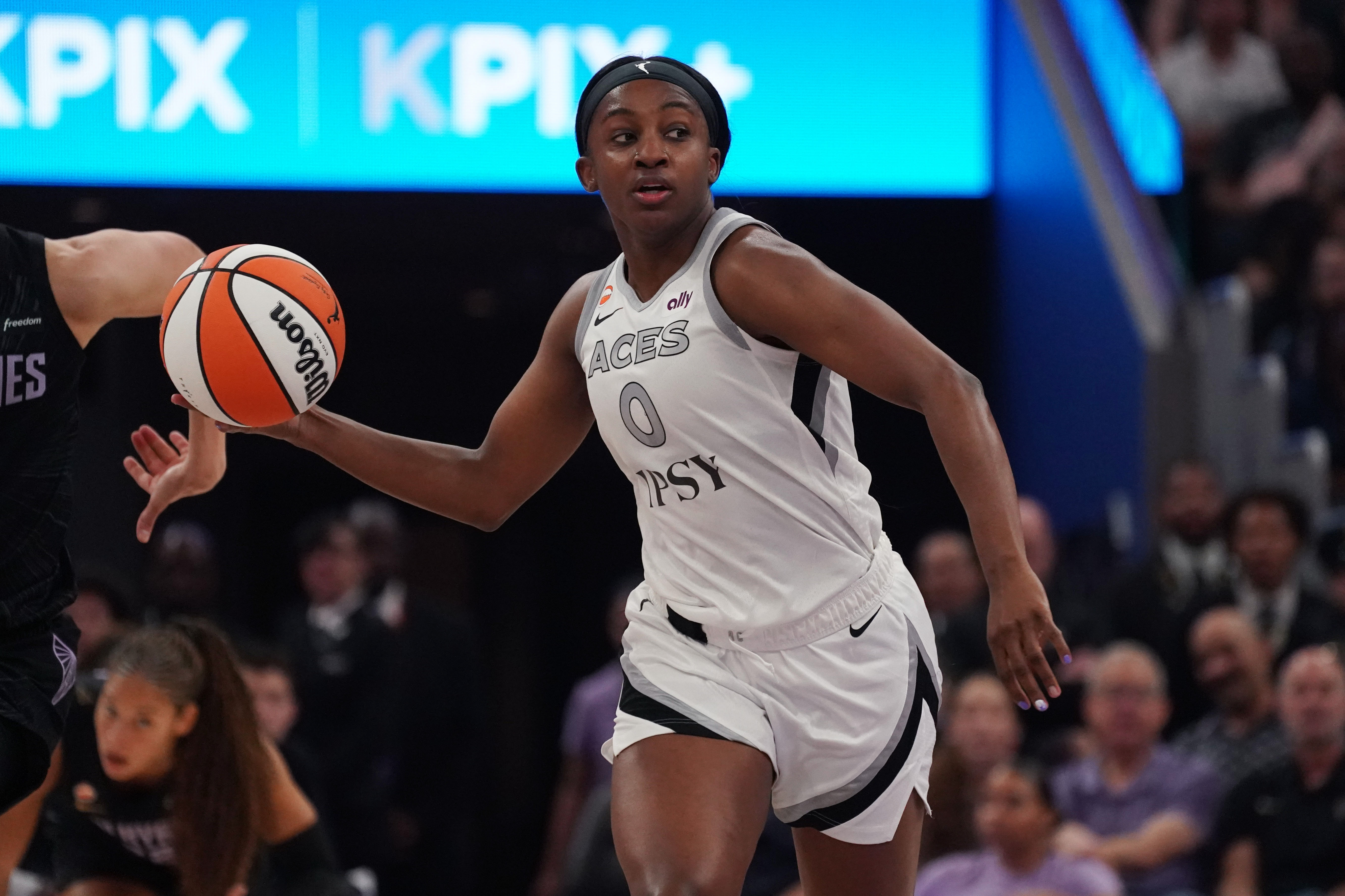 Las Vegas Aces guard Jackie Young - featured in my Valkyries vs. Aces prediction - makes a pass against the Golden State Valkyries in the second quarter at Chase Center. 