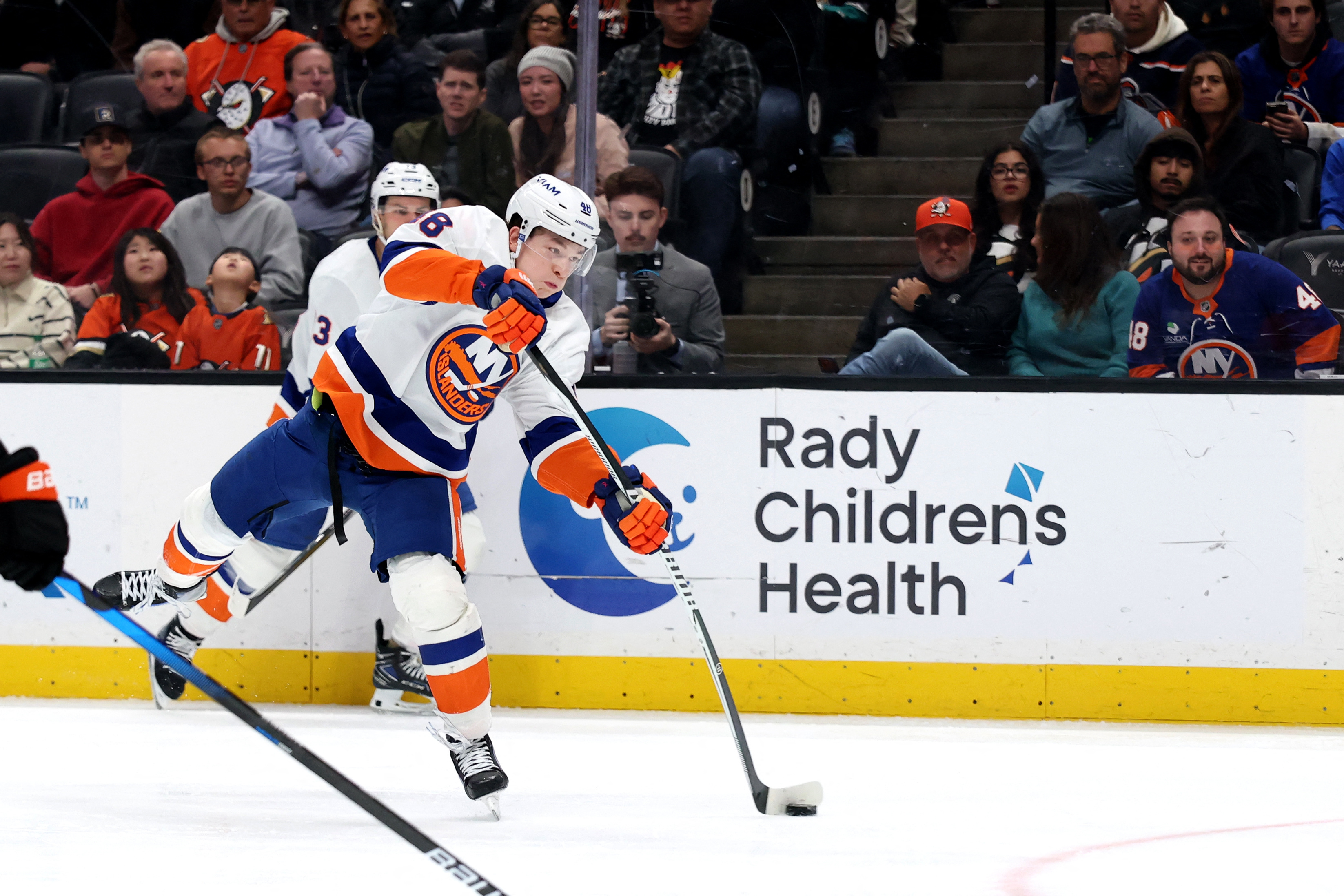 Matthew Schaefer in action as we provide the Calder Trophy odds and favorites. 