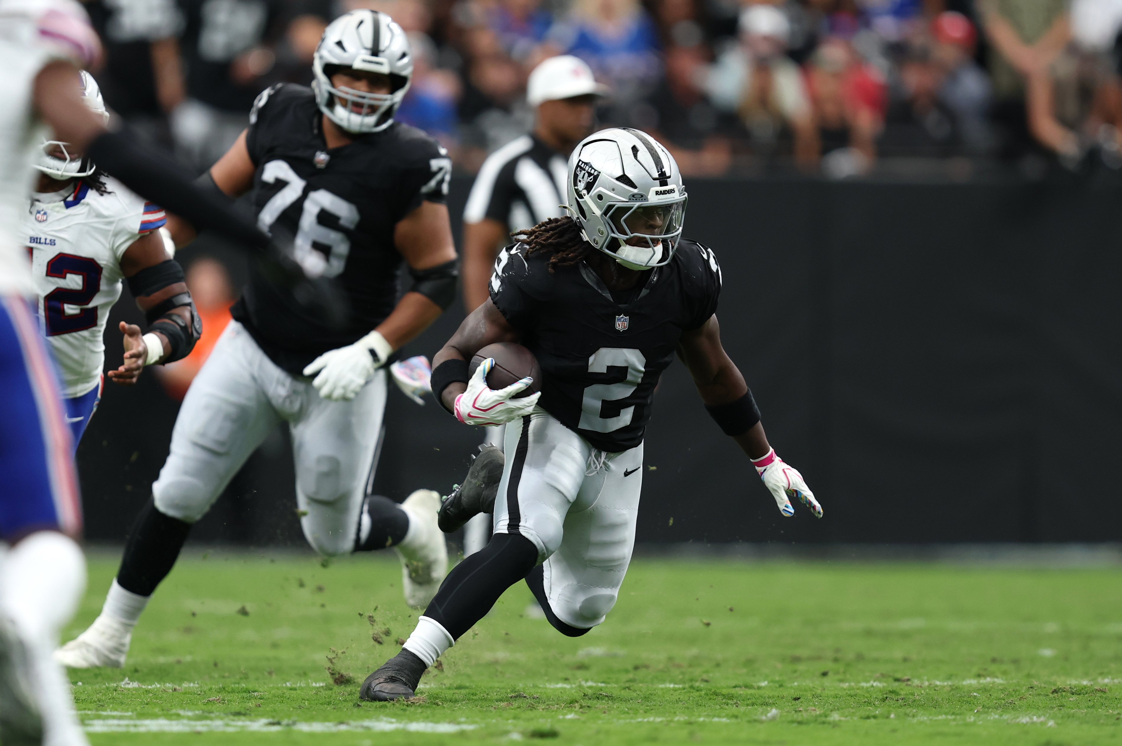 Las Vegas Raiders running back Ashton Jeanty runs the ball as we make our best Radiers vs. Jets prediction.