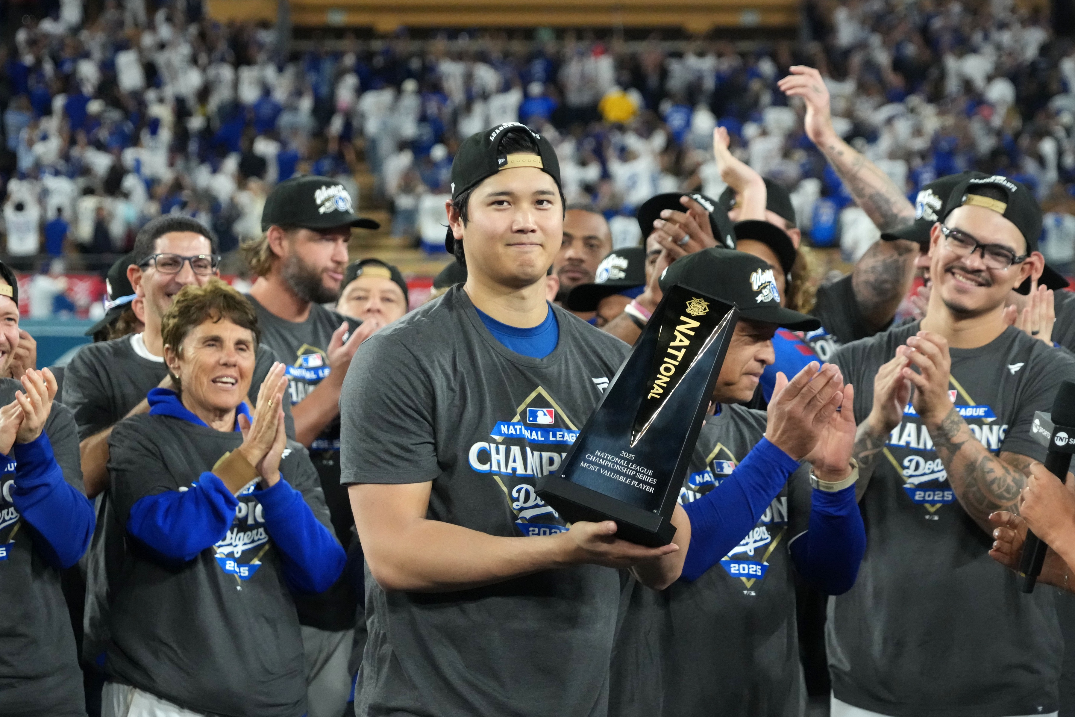 World Series Look-Ahead Odds: Dodgers Favored Over Mariners vs. Blue Jays Winner