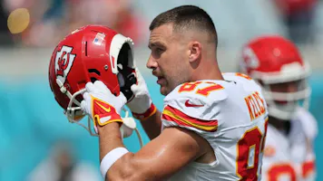Travis Kelce #87 of the Kansas City Chiefs warms up as we look at our best NFL predictions for Week 4