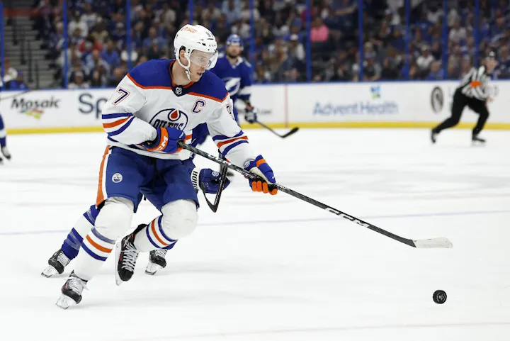 Golden Knights vs. Oilers Picks, Predictions: McDavid to Lead Scoring Onslaught