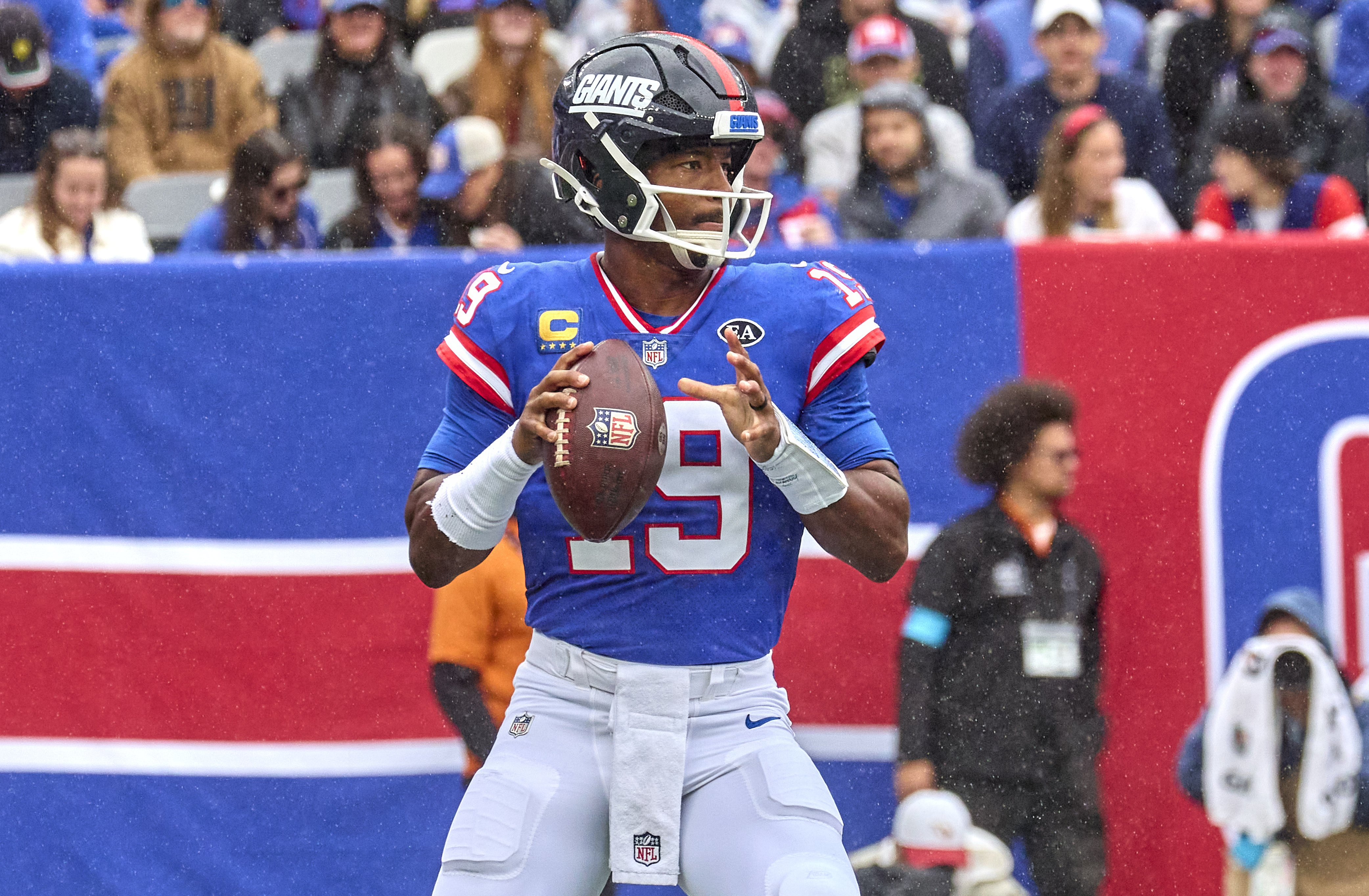 Giants quarterback Jameis Winston (19) looks to pass as we break down our Giants vs. Commanders prediction.