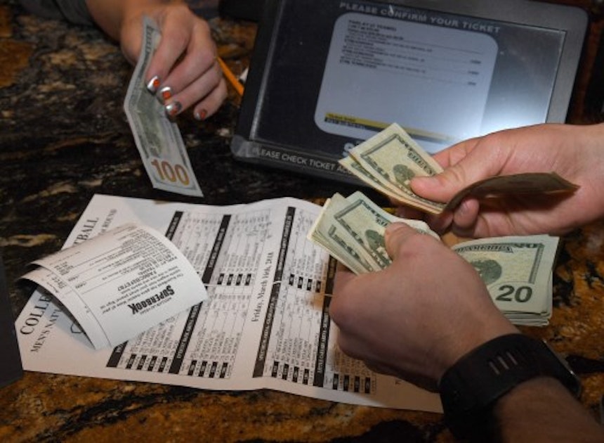 Nevada cashes in big with record haul of Super Bowl betting