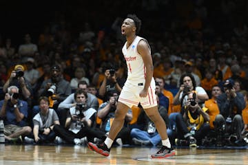Most Popular NCAA Championship Bets Tonight: Florida vs. Houston Betting Splits & Top Player Props