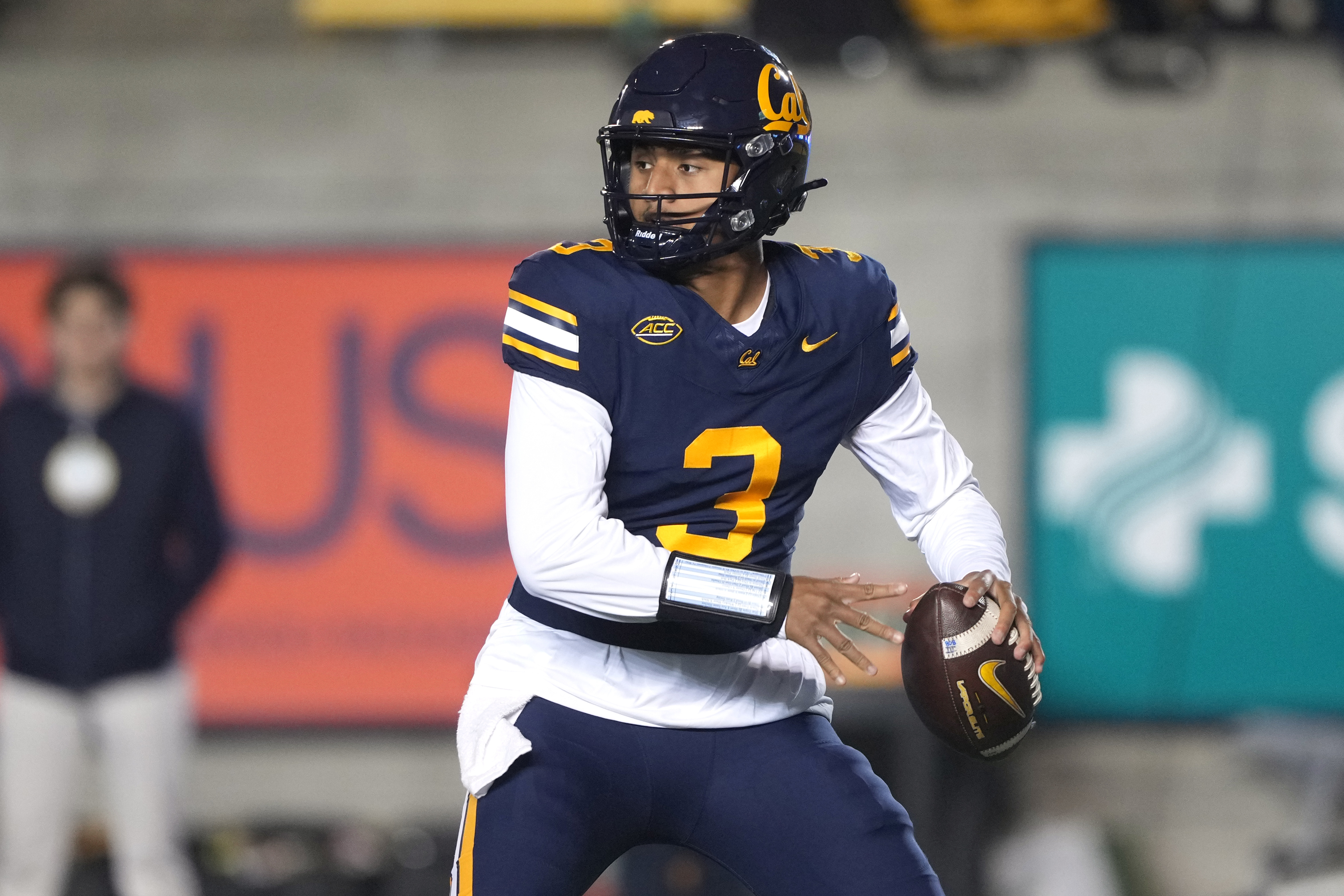 California Golden Bears quarterback Jaron-Keawe Sagapolutele (3) throws a pass as we break down our college football upset picks for Week 1.