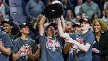 Free Printable Women's March Madness Bracket PDF: South Carolina, UConn Stay Favorites