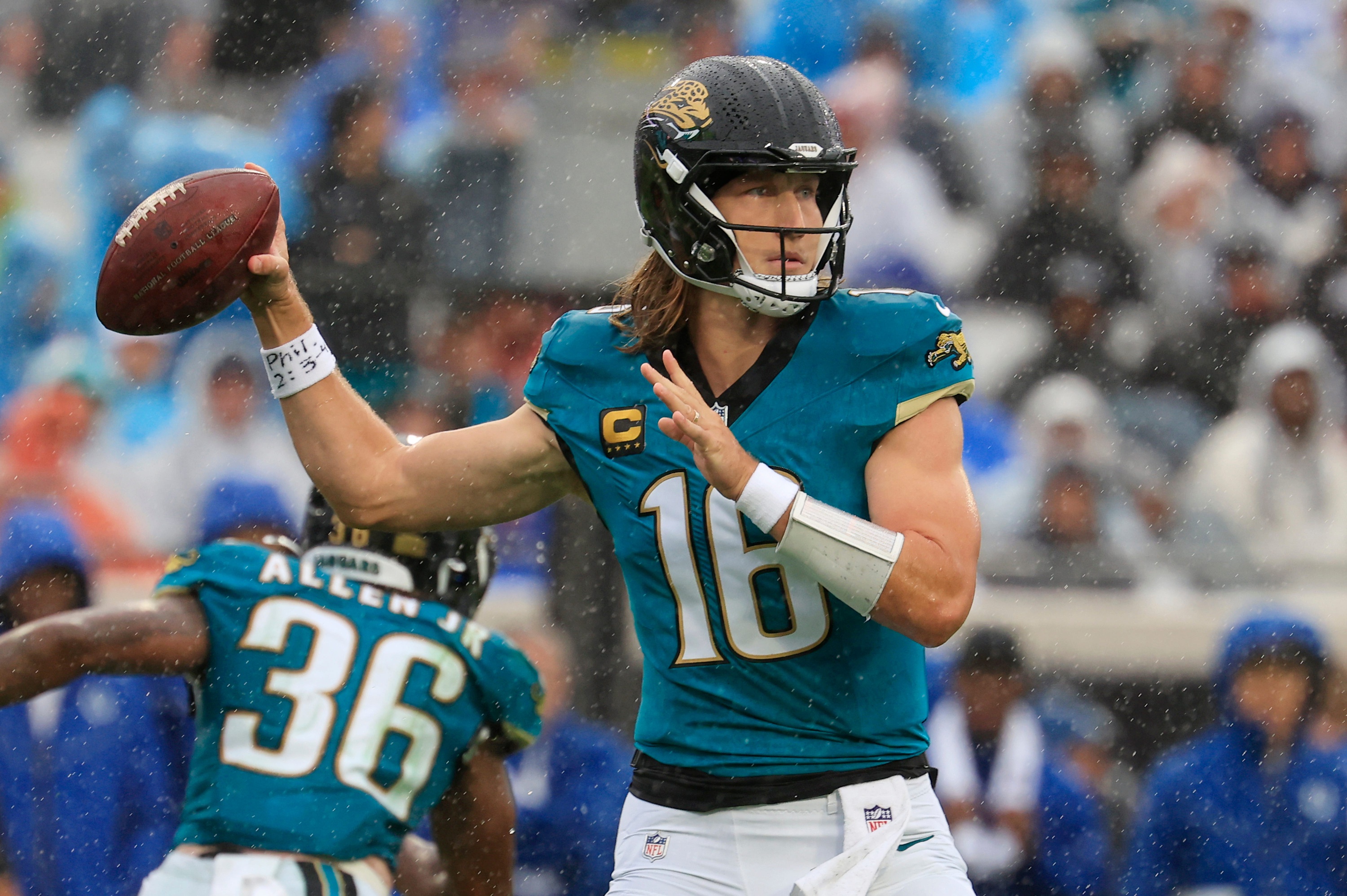 Survivor Pool Picks Week 15: Safest Pick This Week & NFL Survivor Strategies 