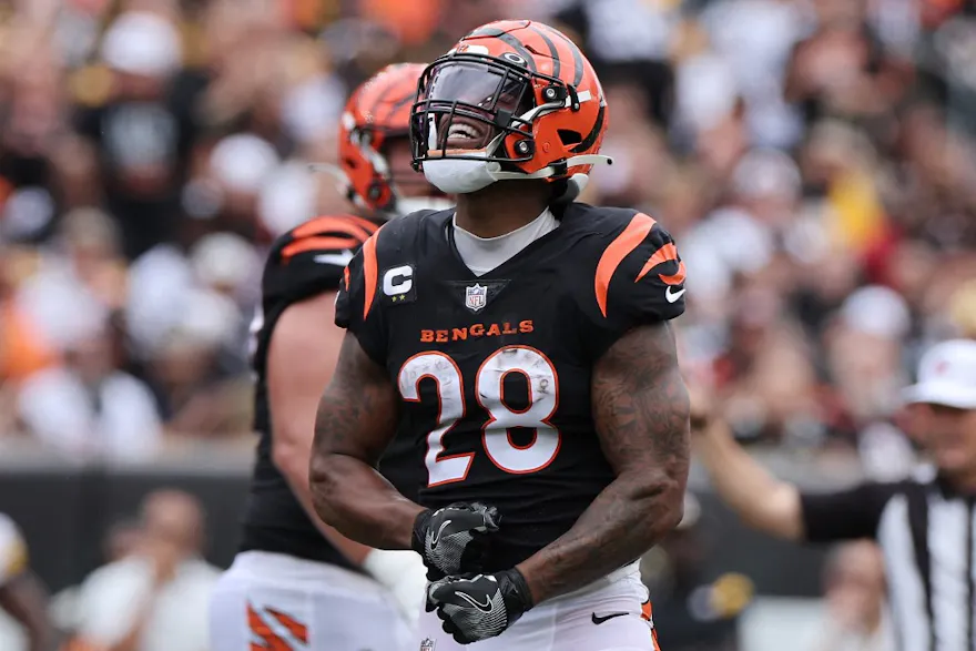 Running back Joe Mixon of the Cincinnati Bengals yells after a play against the Pittsburgh Steelers.