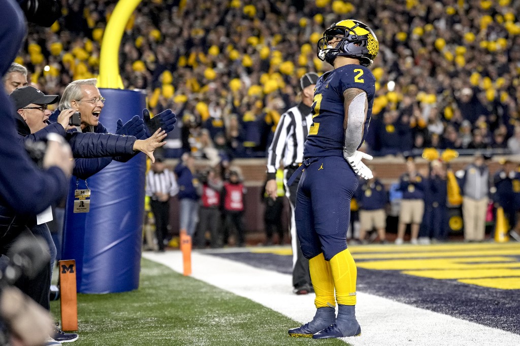College Football Week 12 Expert Picks: Count on Michigan to Stay Hot