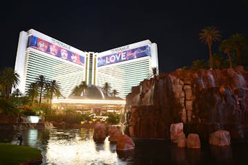 Hard Rock Las Vegas Launches Auction of Mirage Artwork