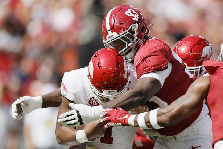 Tennessee vs. Alabama Predictions, Picks & Odds Week 8 Crimson Tide