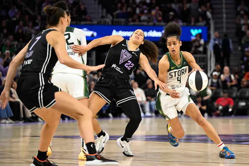 Storm vs. Sparks Predictions, Picks & Odds