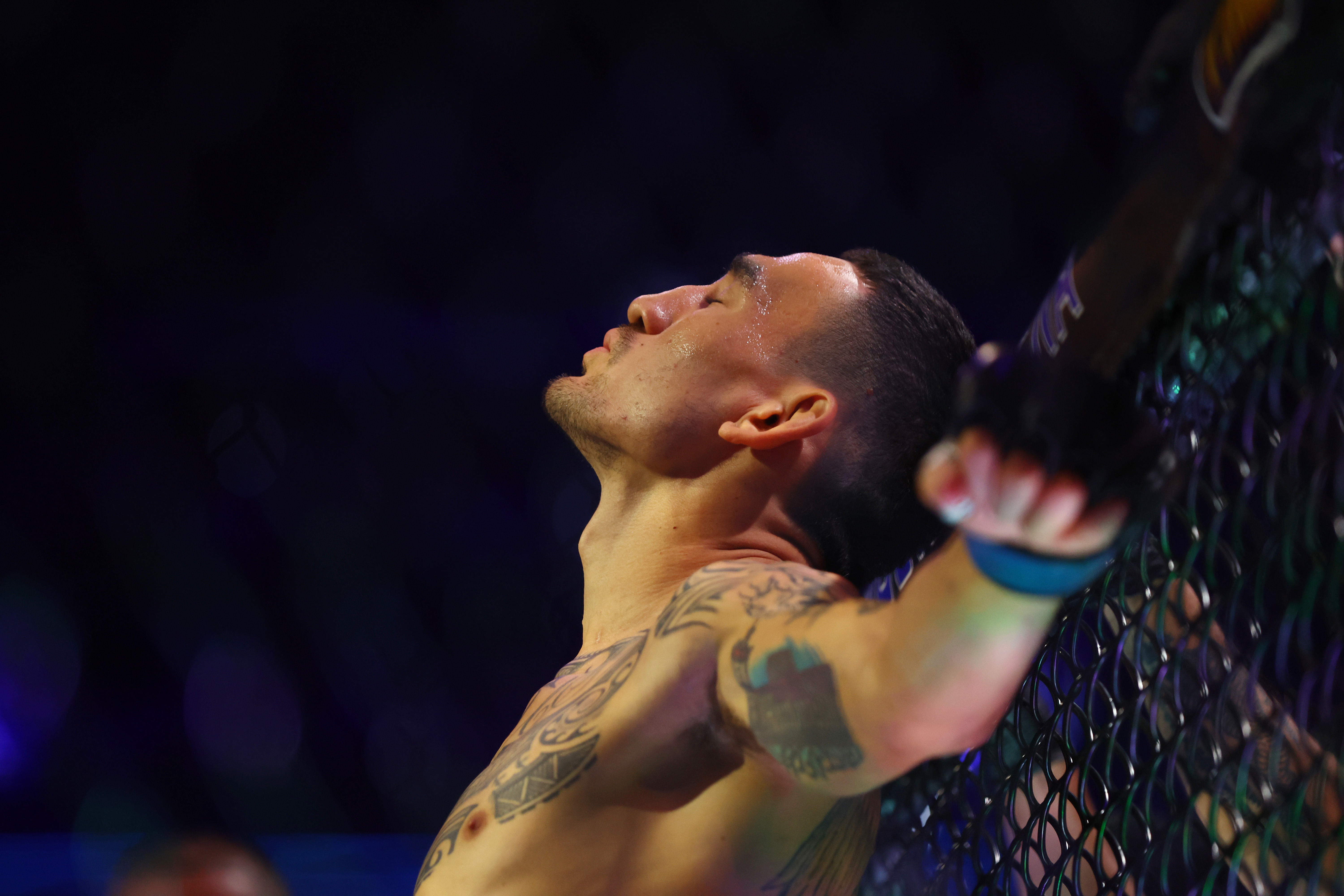 Max Holloway during UFC 300 as we make our best picks for his title challenge in our Topuria vs. Holloway prediction for UFC 308