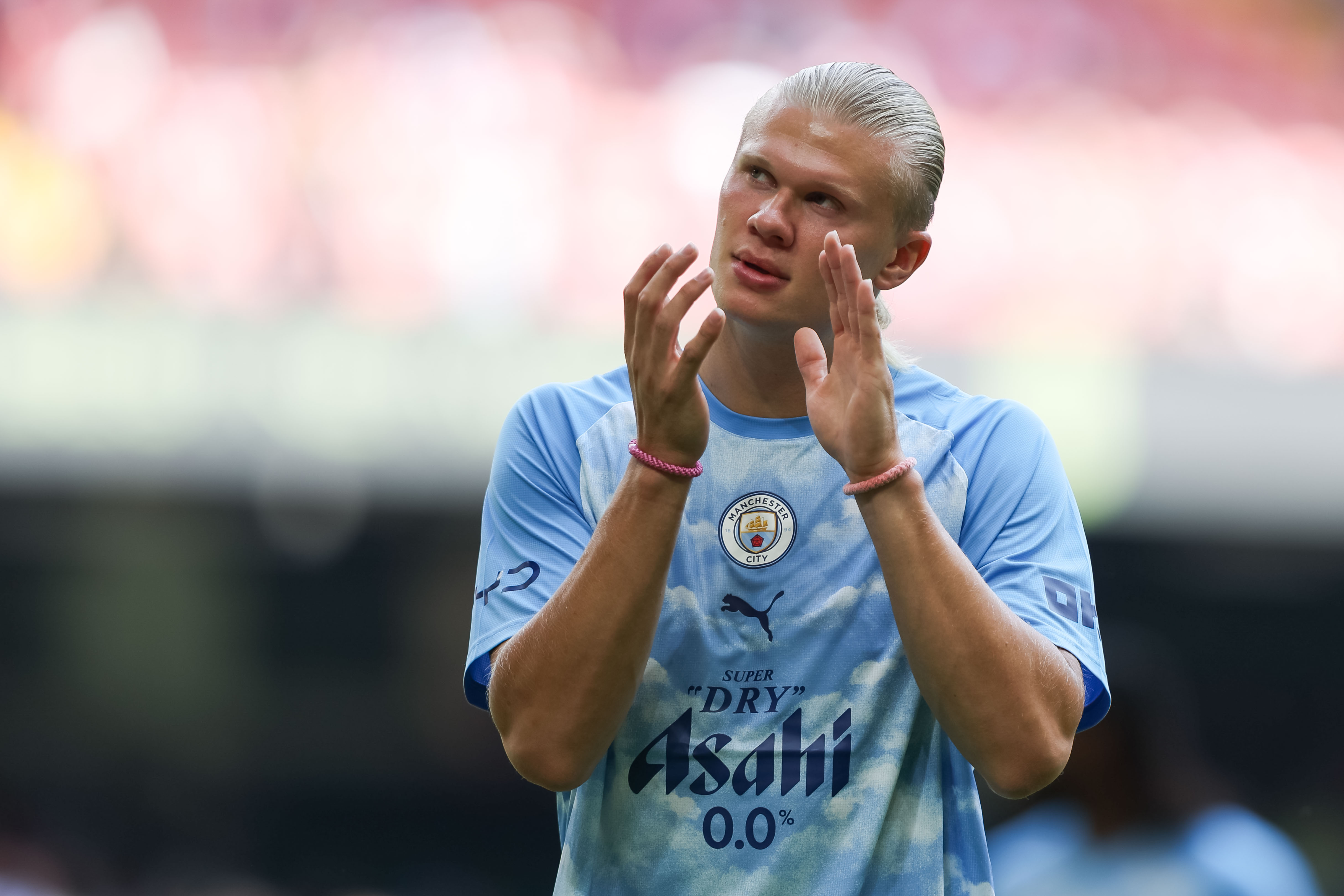 Erling Haaland of Manchester City applauds as we make our best Manchester City vs. Bournemouth prediction