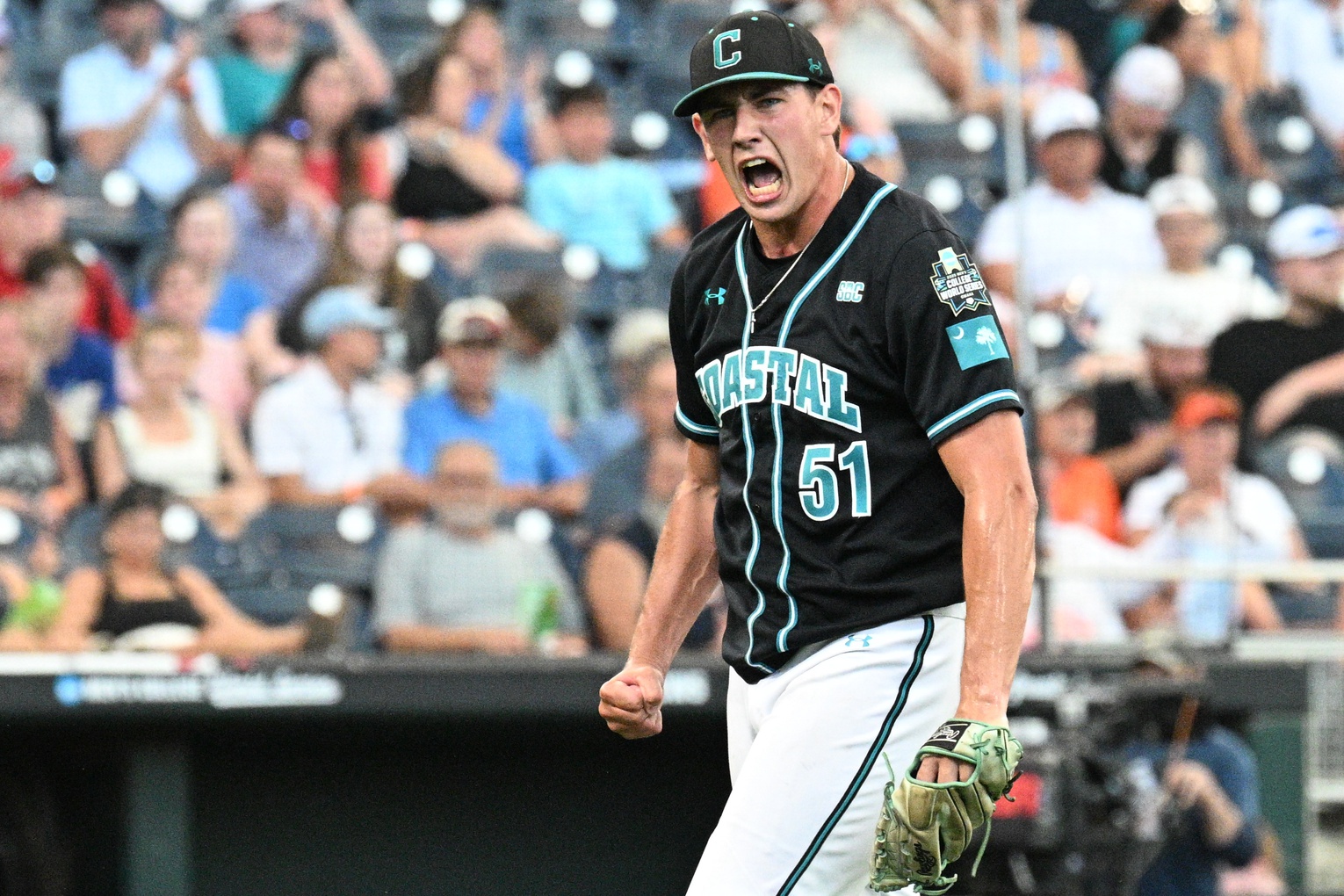 LSU vs. Coastal Carolina Prediction, Picks & Odds Tonight: College World Series Preview & Best Bets
