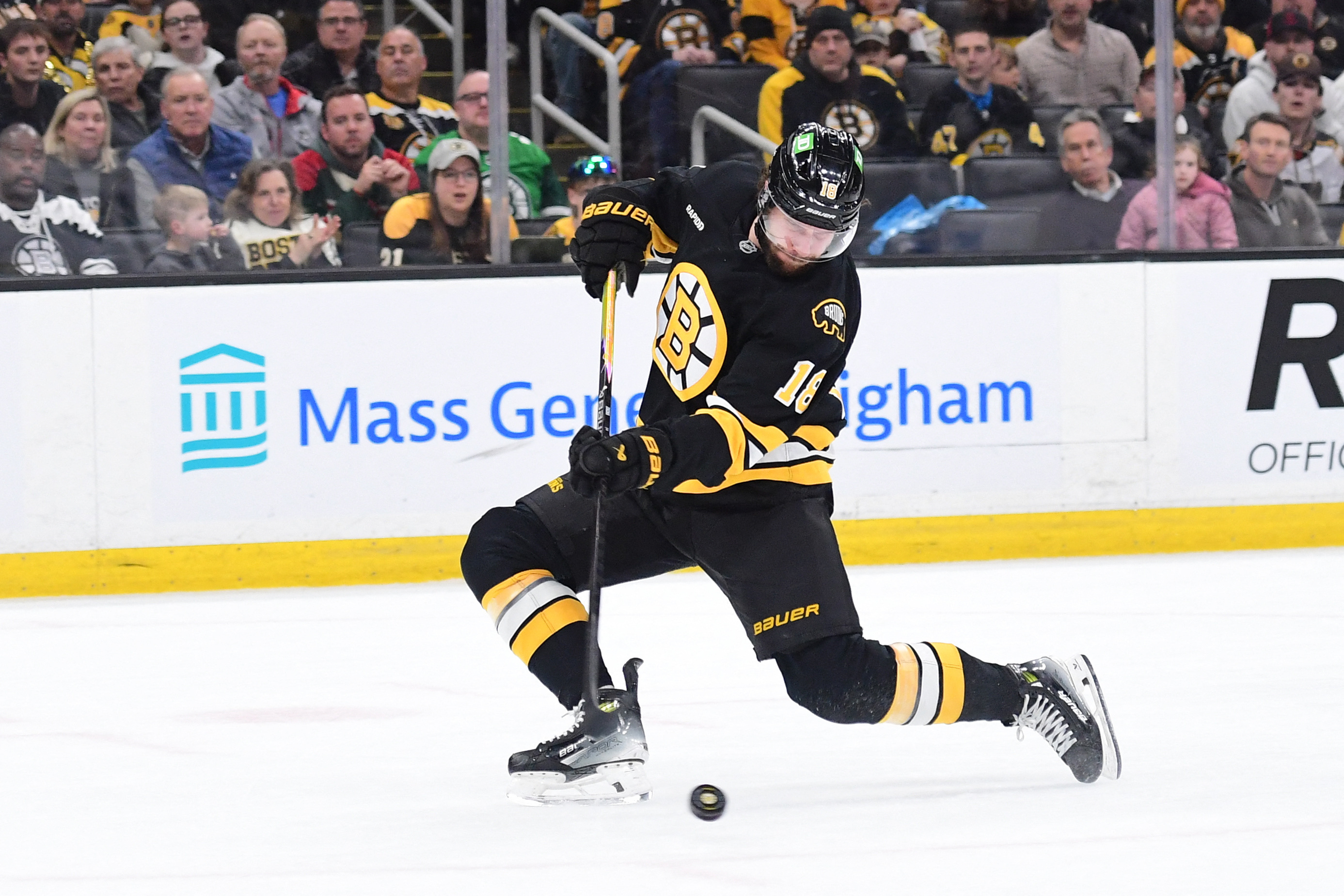 Boston Bruins center Pavel Zacha shoots as we make our best Lightning vs. Bruins prediction. 