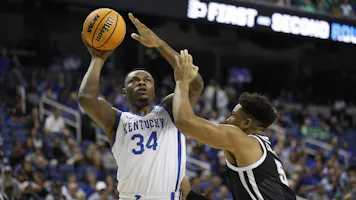 Oscar Tshiebwe and the Kentucky Wildcats are favored in our Kentucky vs. Kansas State prediction.