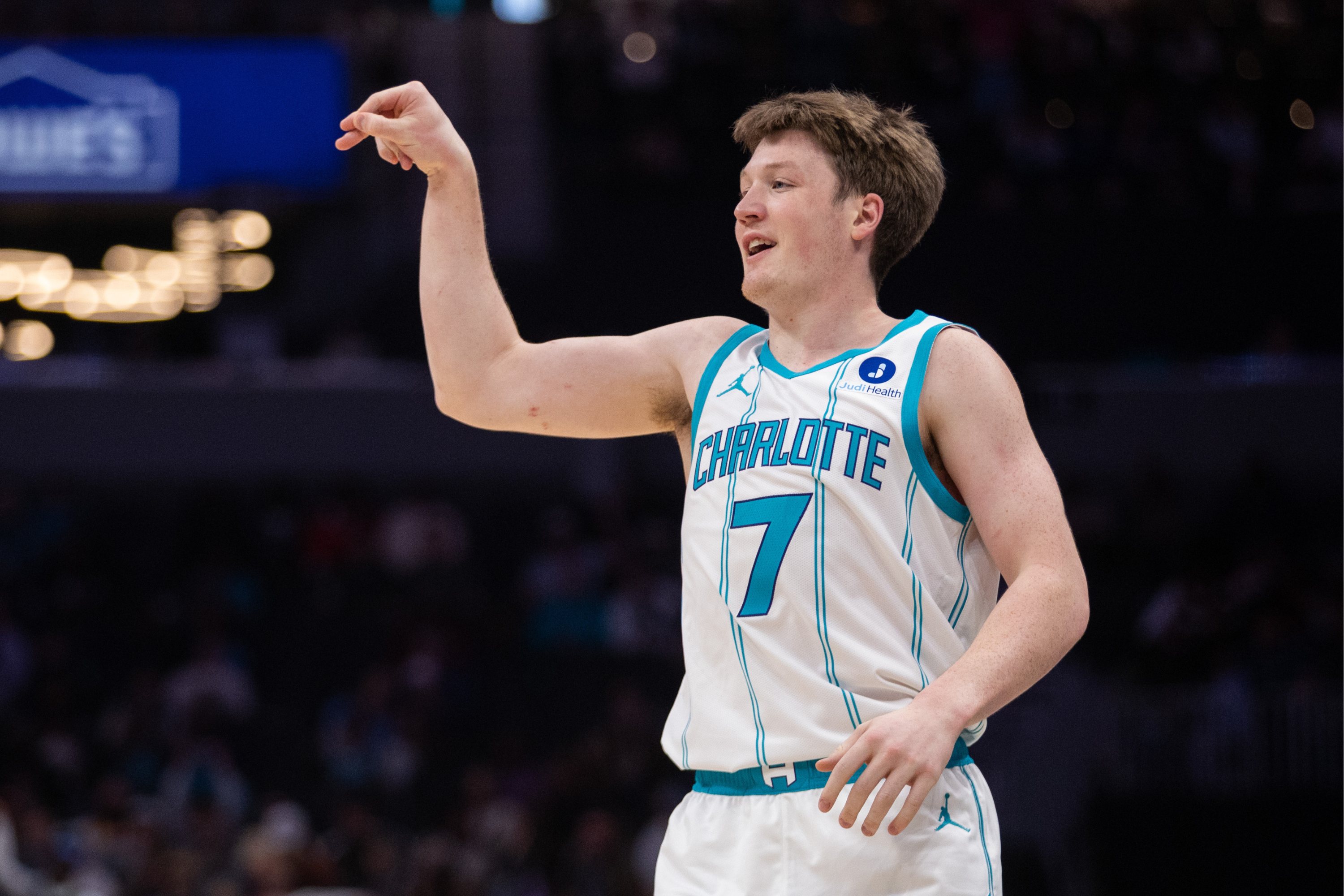 Charlotte Hornets guard Kon Knueppel (7) celebrates a 3-pointer as we analyze the Kon Knueppel Rookie of the Year odds.