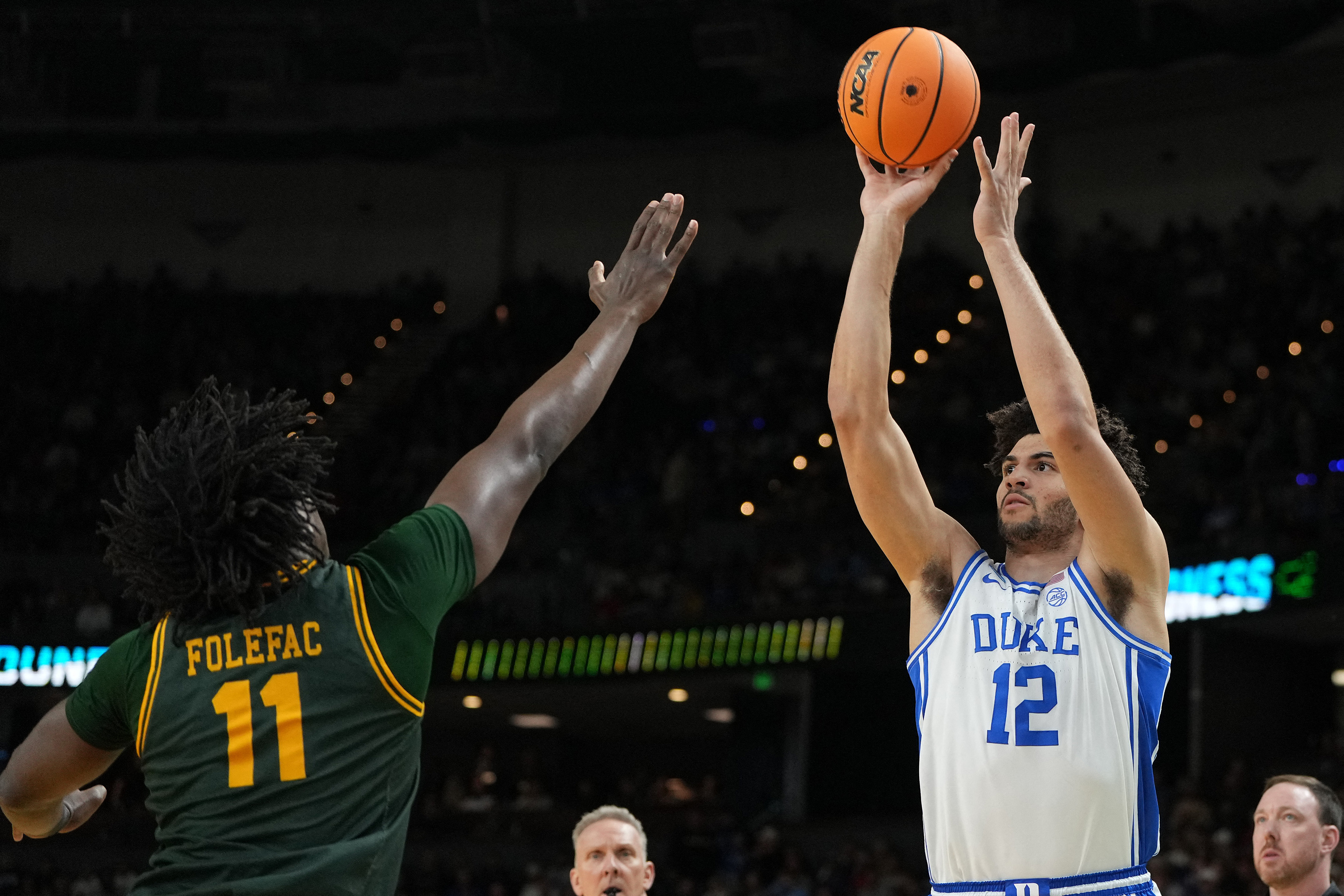 Duke's Cameron Boozer is the runaway Wooden Award odds favorite. 