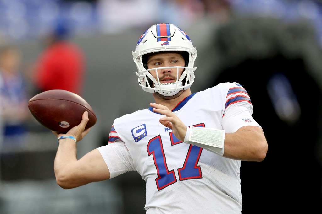 Best Dolphins-Bills Player Prop: Will Skylar Thompson Toss a TD?