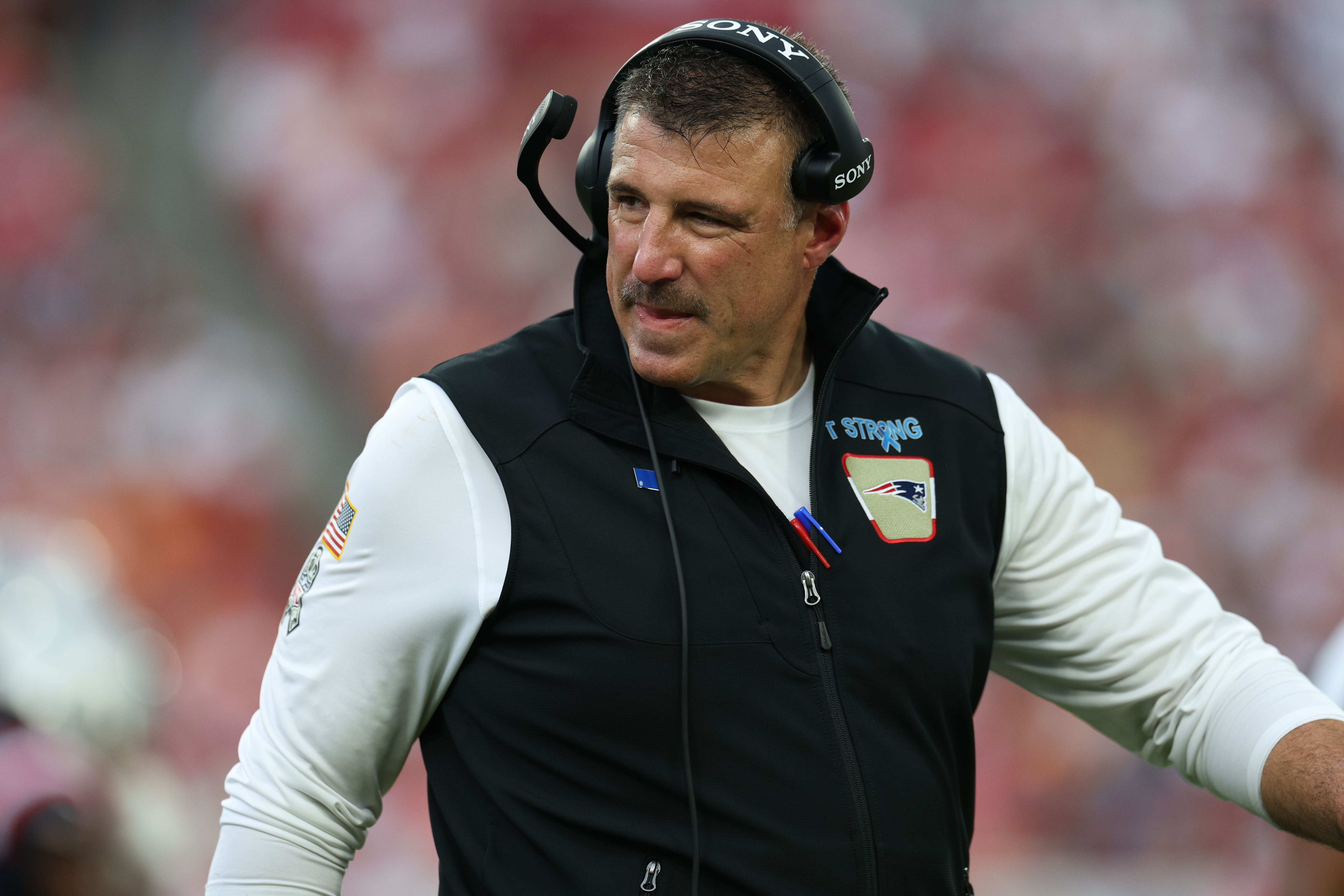 NFL Coach of the Year Odds & Favorites 2025-26: Vrabel the Heavy Favorite Over Steichen