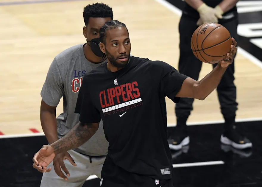 Kawhi Leonard of the Los Angeles Clippers warms up before the start of second-round playoff series against Utah Jazz at Staples Center in Los Angeles, California. Photo by Kevork Djansezian / Getty Images via AFP.