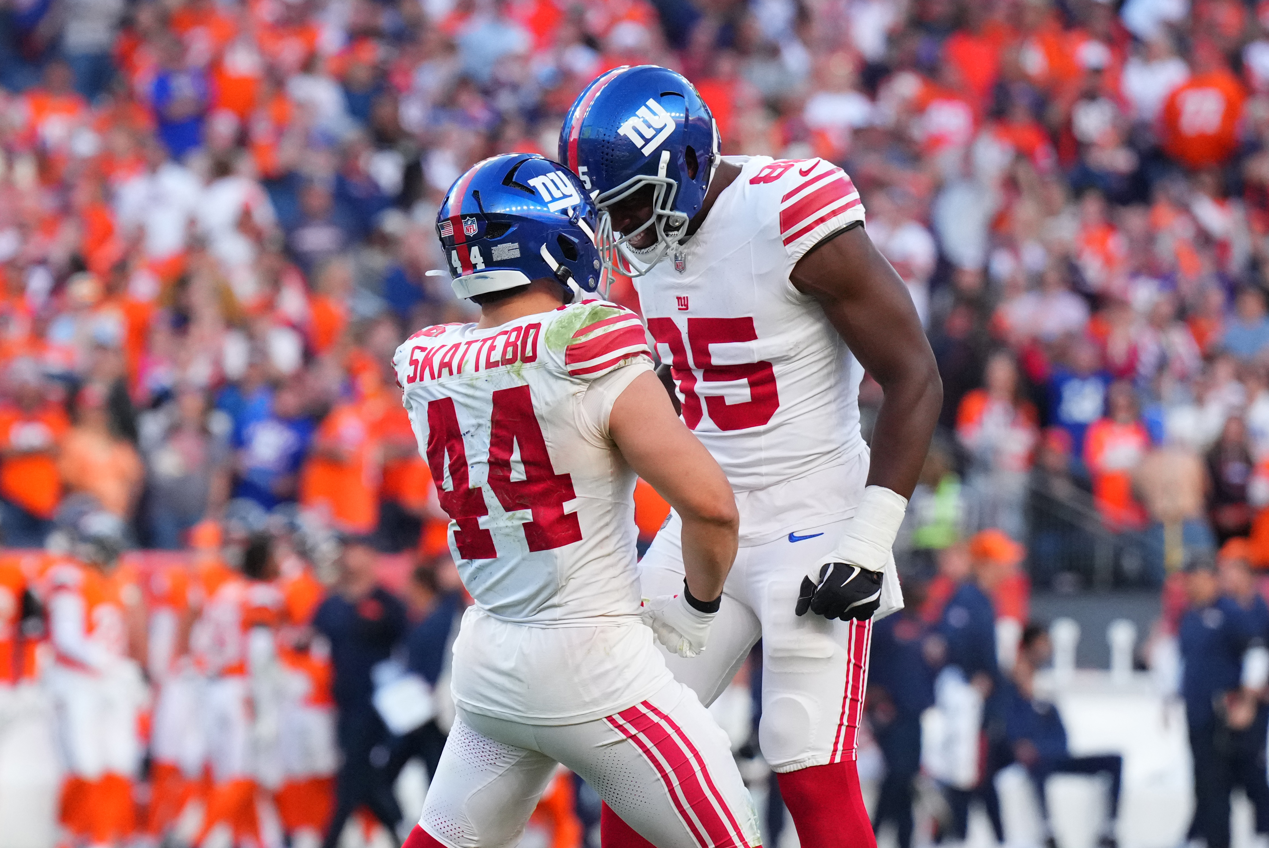 NFL Anytime Touchdown Scorer Predictions Today: Best Bets to Score a TD in Week 8