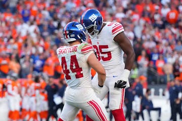 NFL Anytime Touchdown Scorer Predictions Today: Best Bets to Score a TD in Week 8