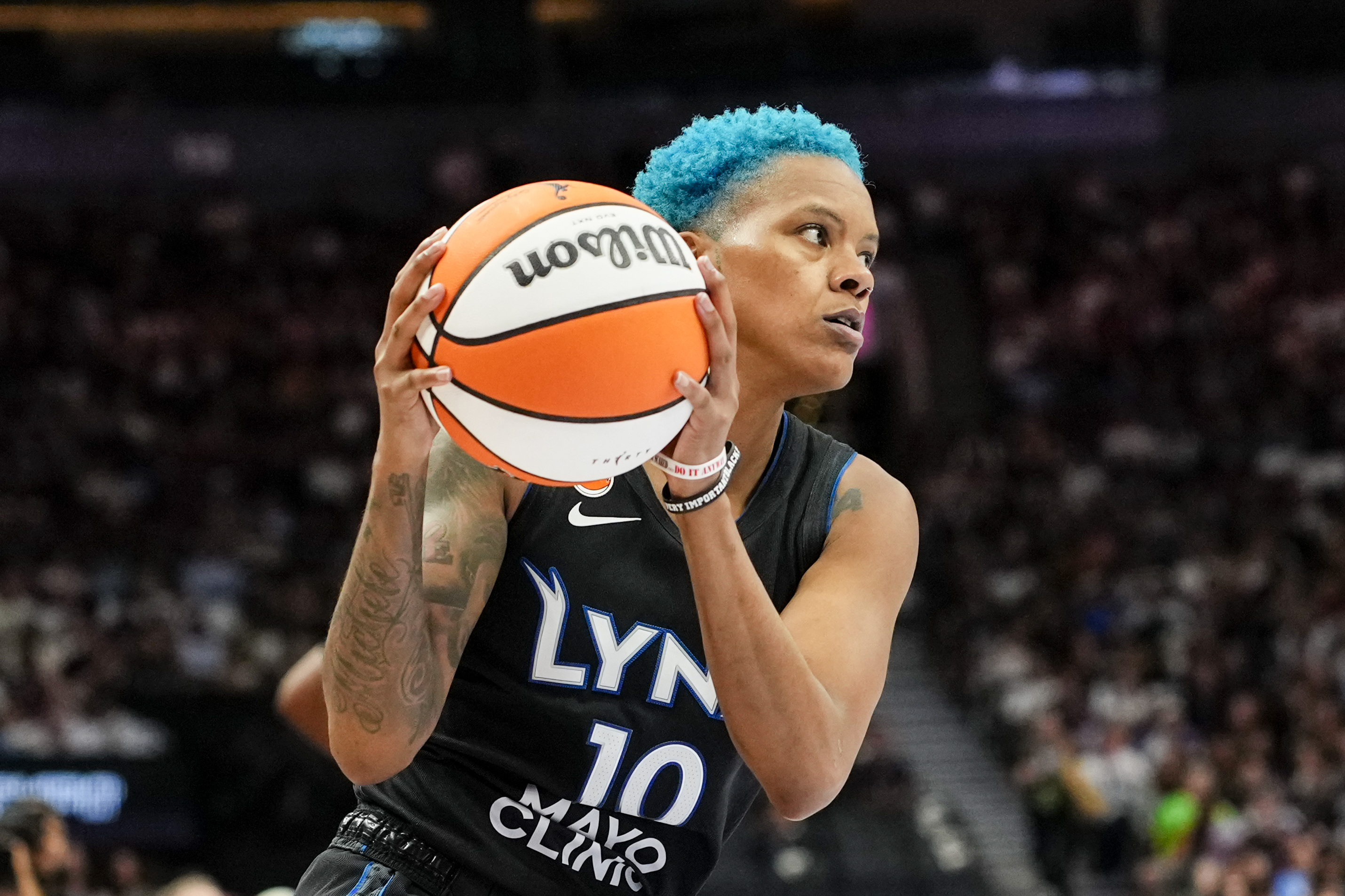 Minnesota Lynx guard Courtney Williams dribbles as we make our best Fever vs. Lynx prediction